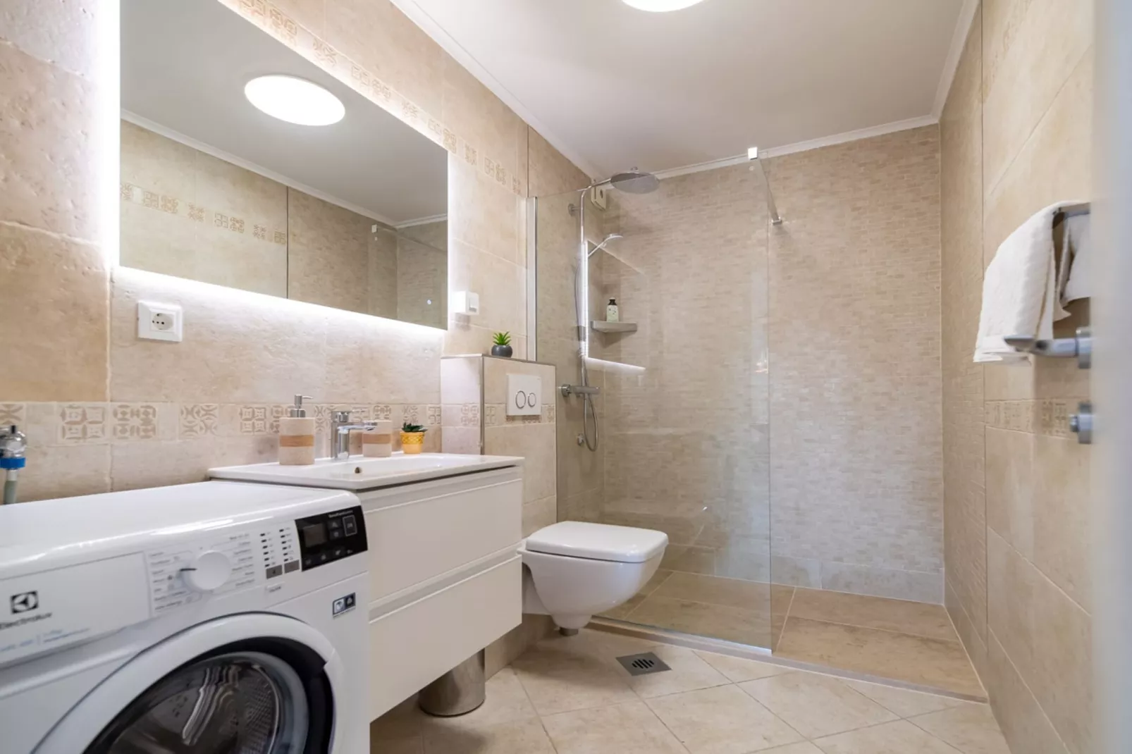 Apartments Sweet Escape - Two Bedroom Apartment with Terrace and Sea View-Badkamer