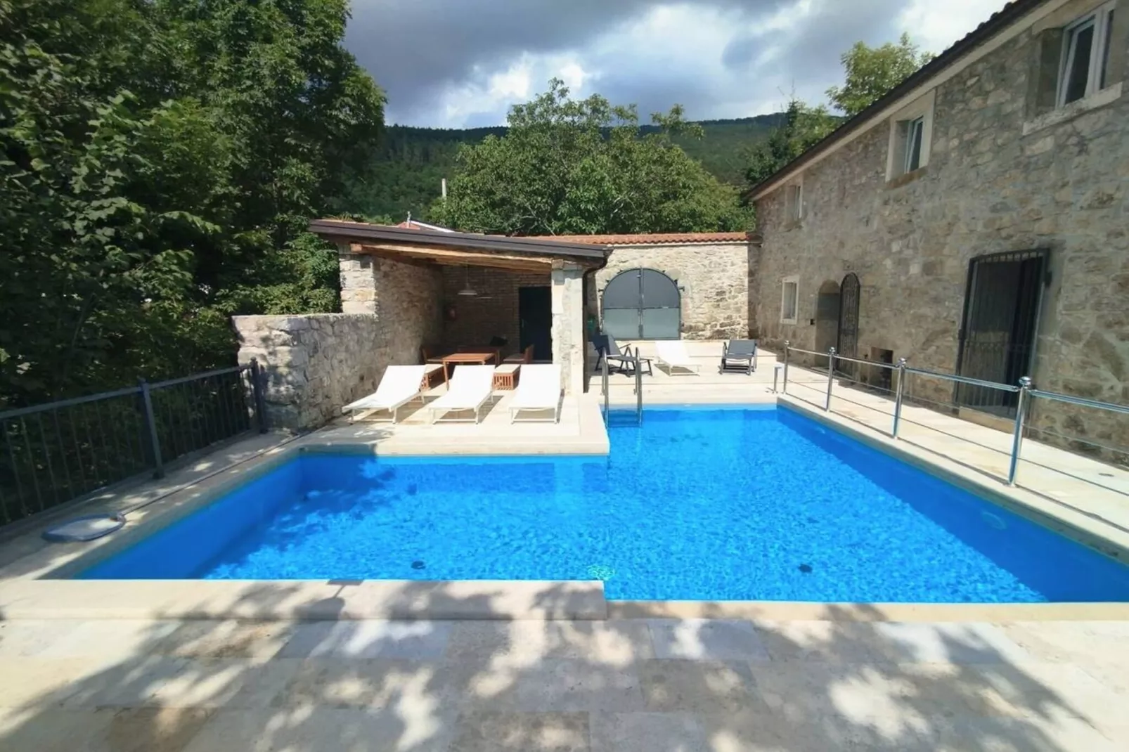 Villa Galant Brgudac - Private Oasis with Pool-Zwembad