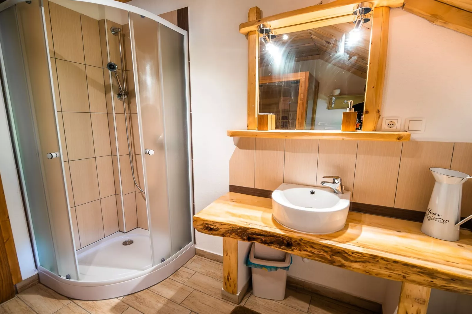 Bloomfield Retreat Country House with Sauna - Three Bedroom Country House-Badkamer