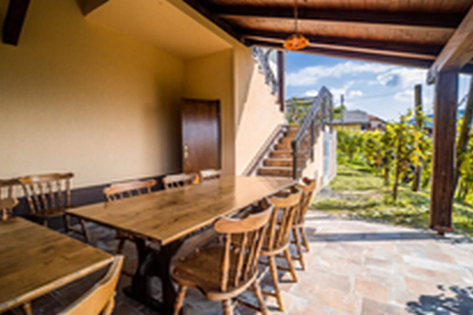 Serene Hollow Holiday Home with Mountain View - Two Bedroom Holiday Home with Mountain View-Buitenlucht