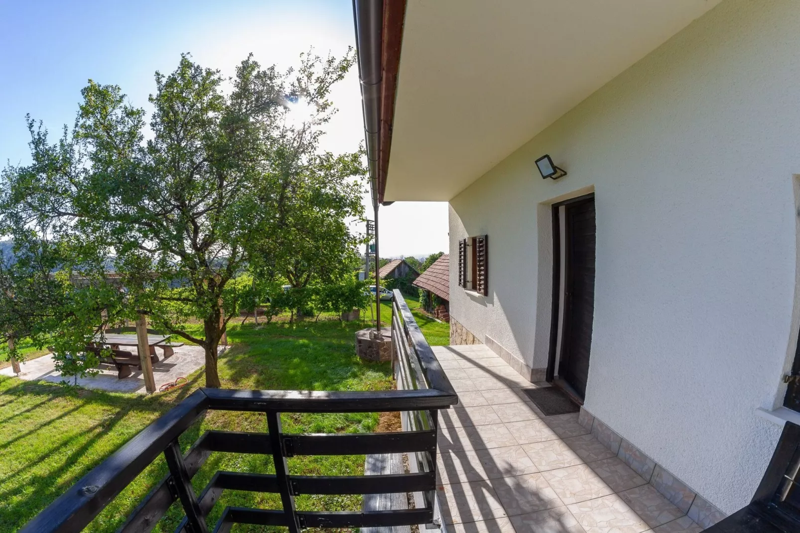 Hillside Haven Holiday Home with Sauna and Hot-Tub - One Bedroom Holiday Home with Sauna and Hot-Tub-Buitenlucht