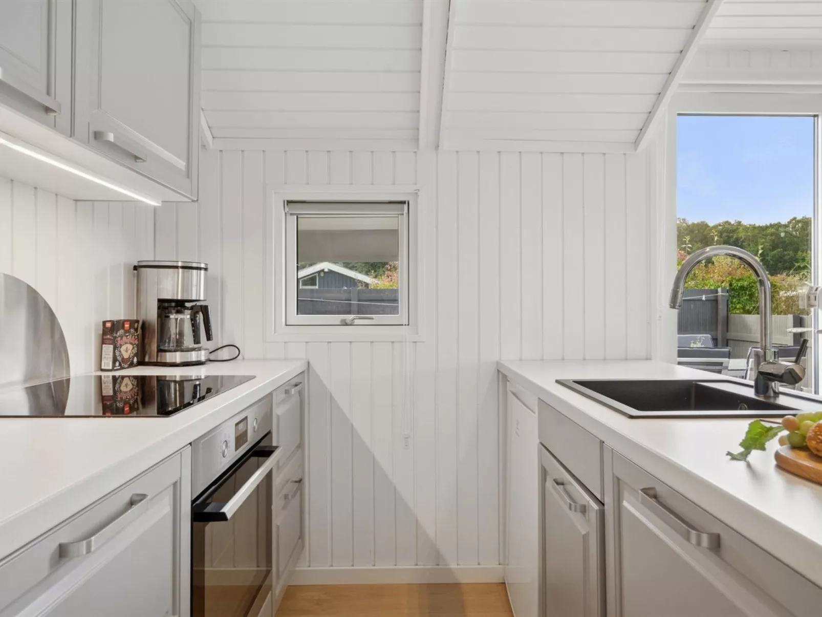 "Hannah" - 200m from the sea-Binnen