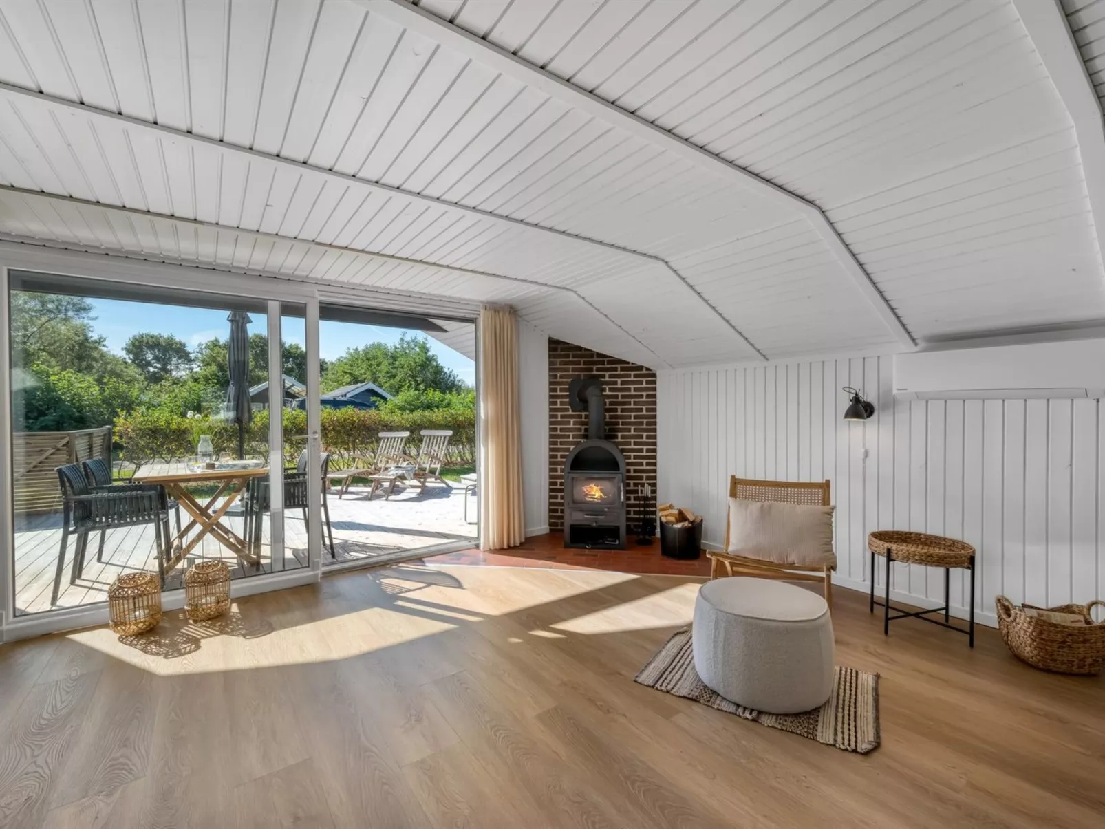 "Thamina" - 200m to the fjord-Binnen