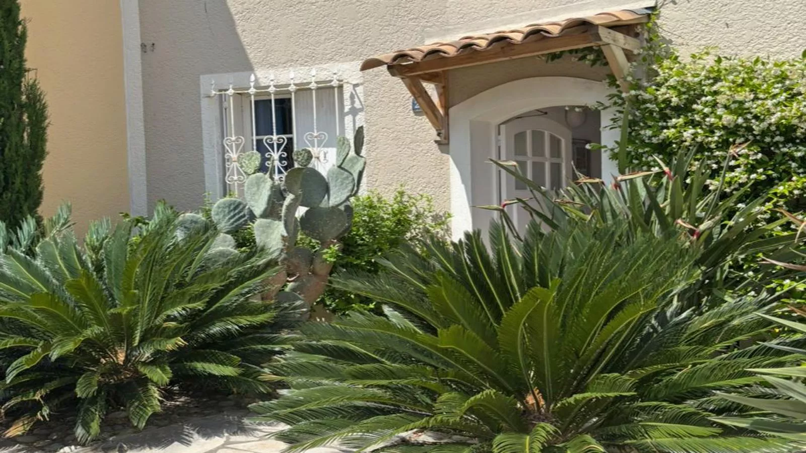 Arlore-Buitenkant zomer