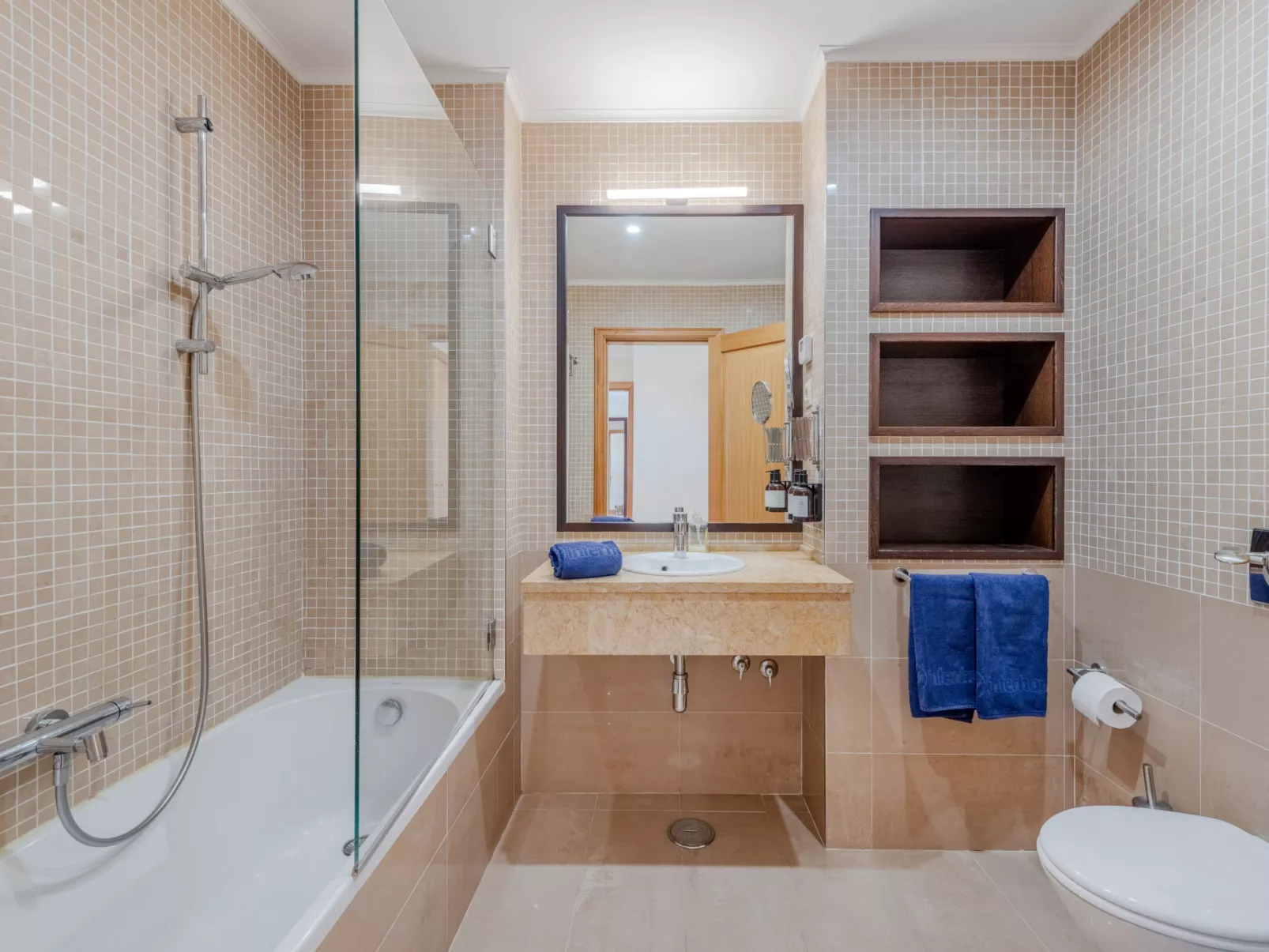 The Residence at Victoria-Binnen