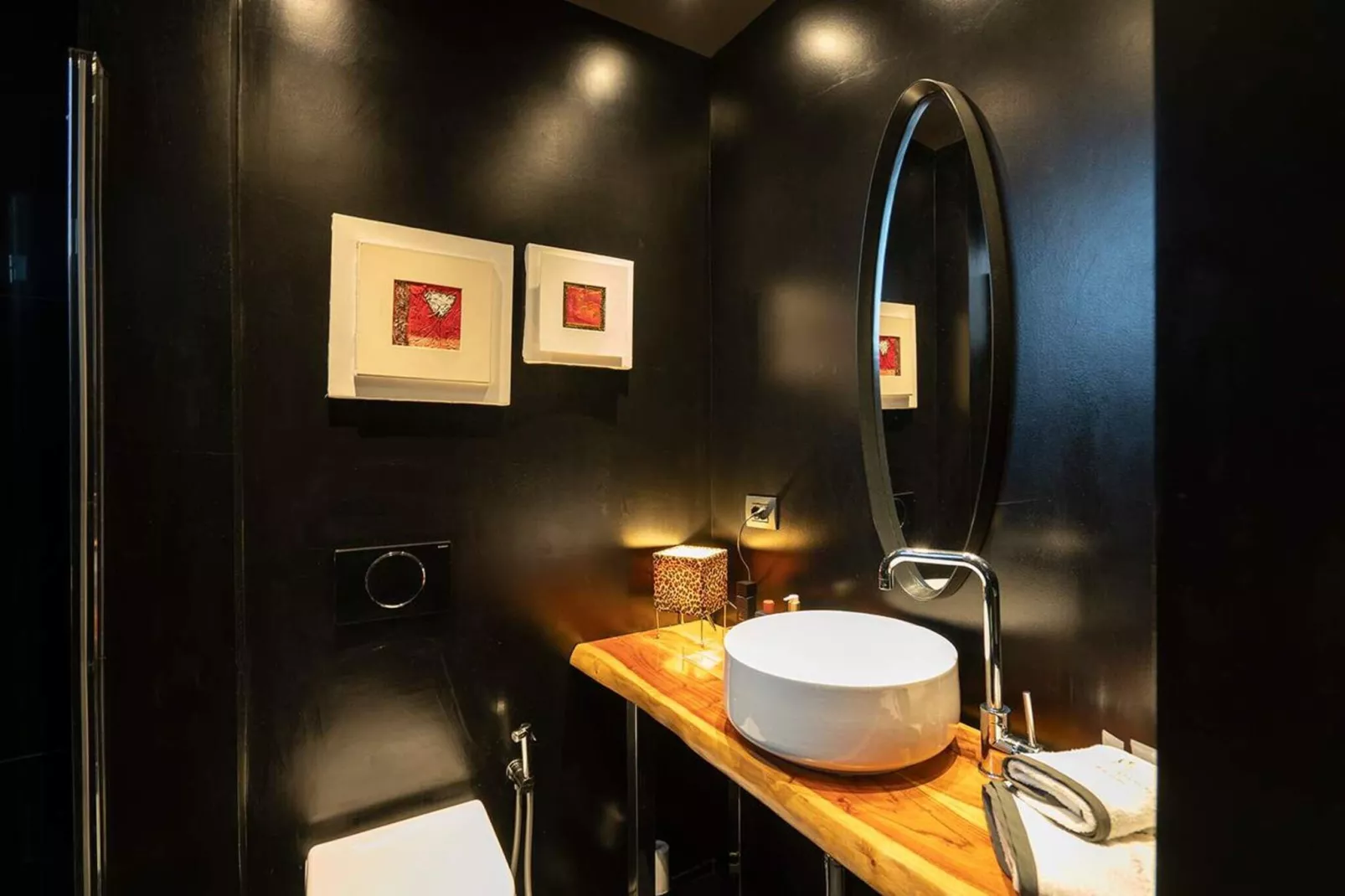 MI Casati 24-Badkamer