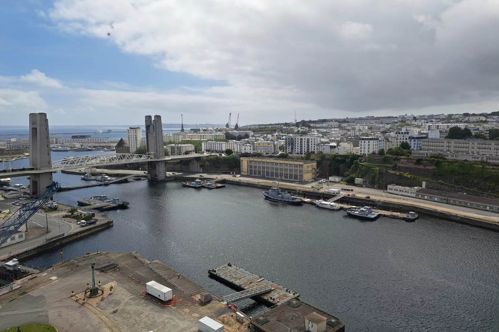 Doppelhaushälfte in Milizac-Gebieden zomer 20km