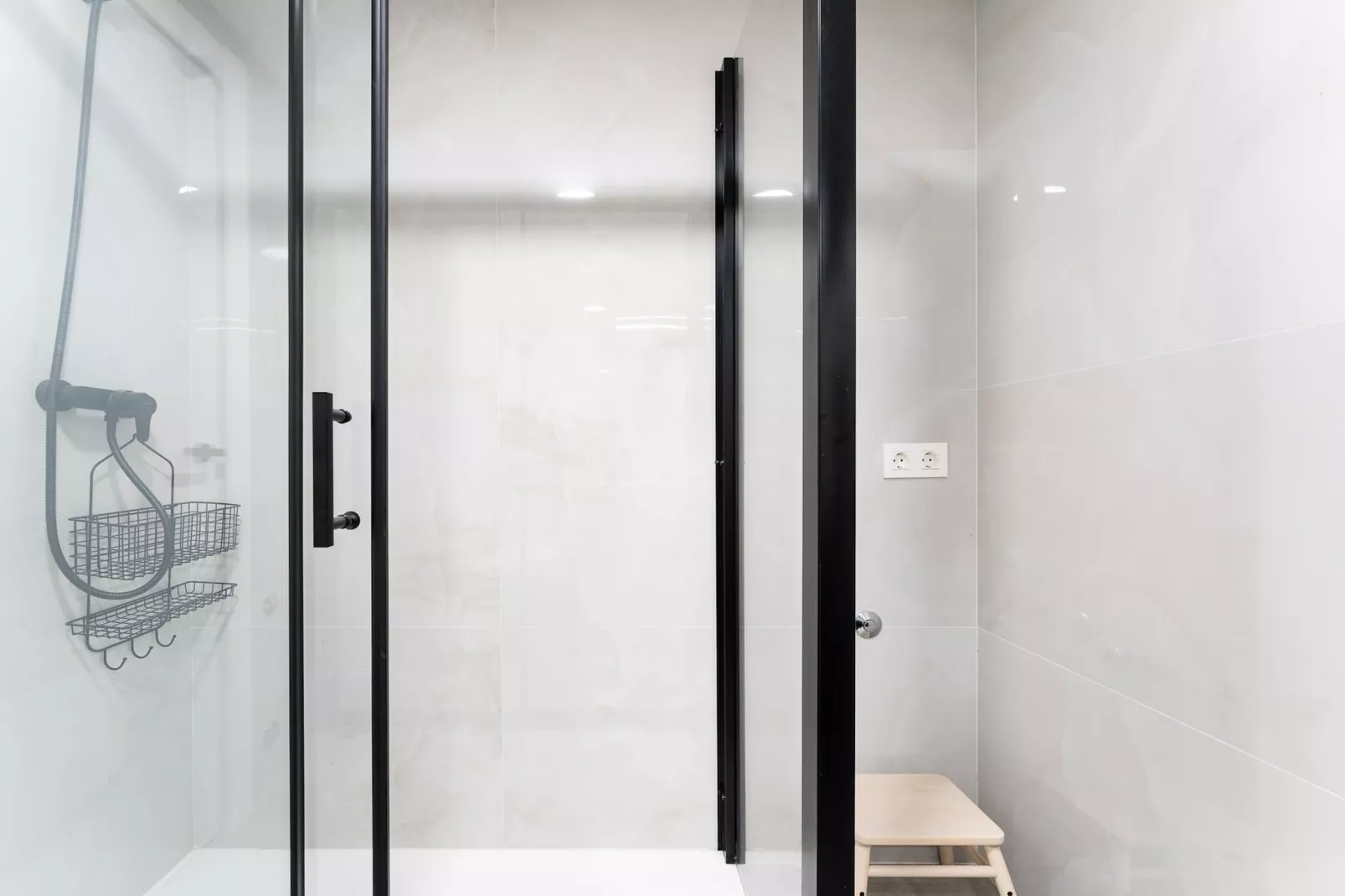 CT 393 - Faro's Soulrise Rooftop - Marbella Beach-Badkamer