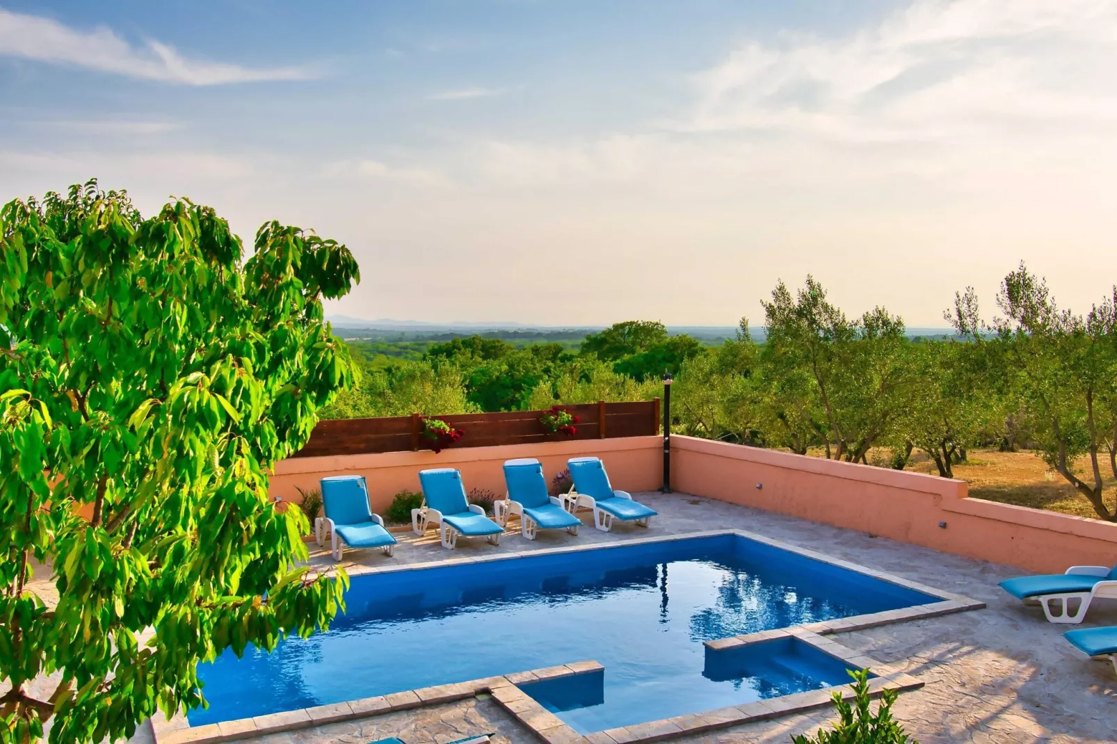 Apartment Visocane with private pool-Zwembad