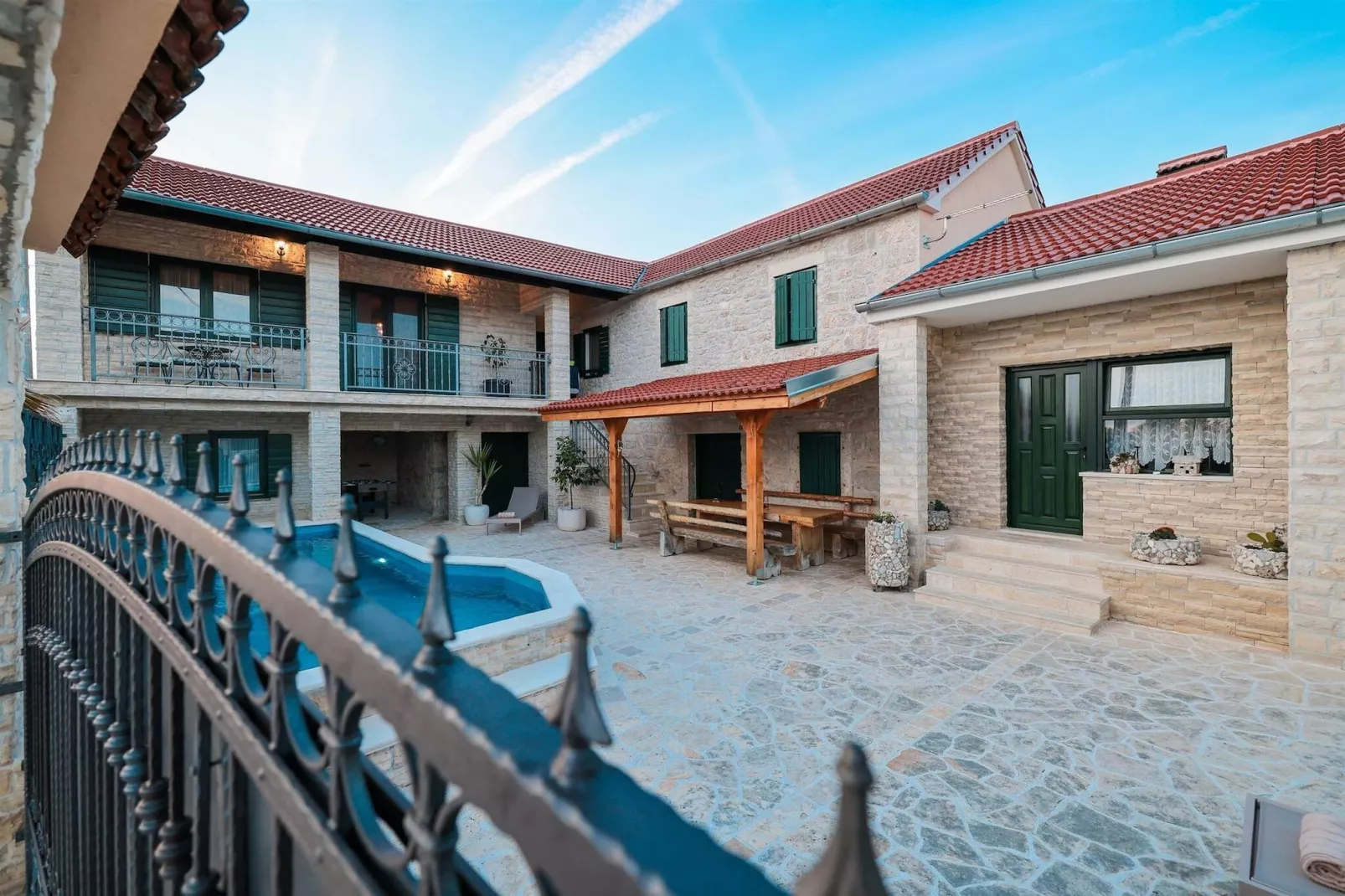 Authentic Villa Vita-Zwembad