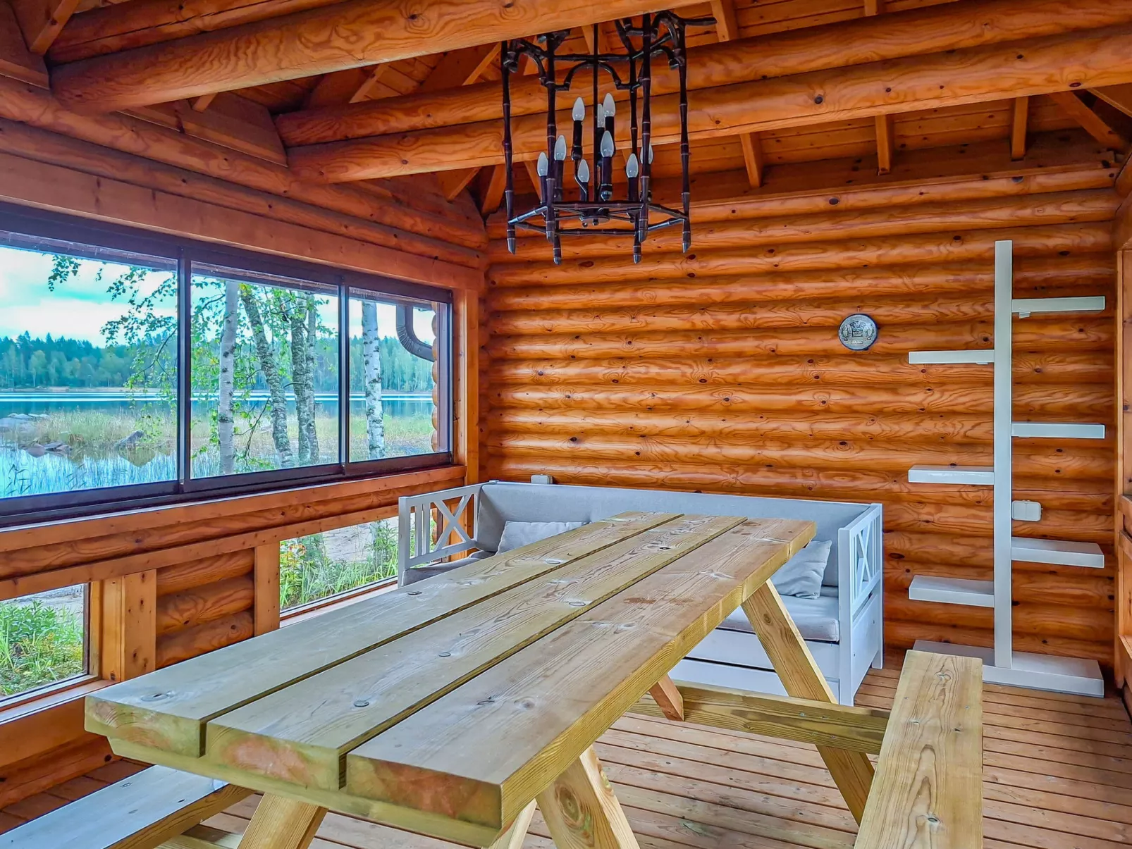 Villa joutsen-Binnen