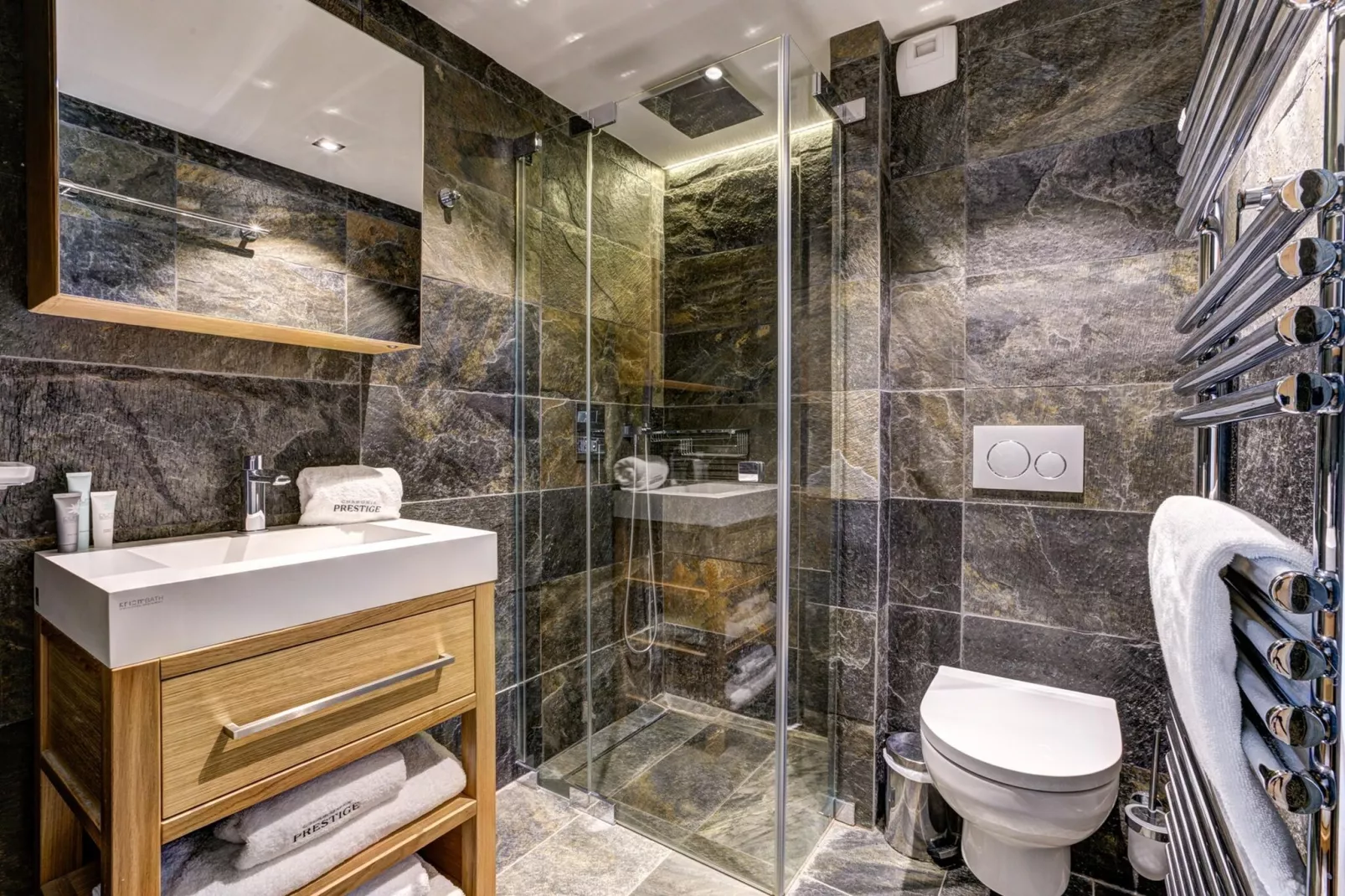 Black Pearl-Badkamer