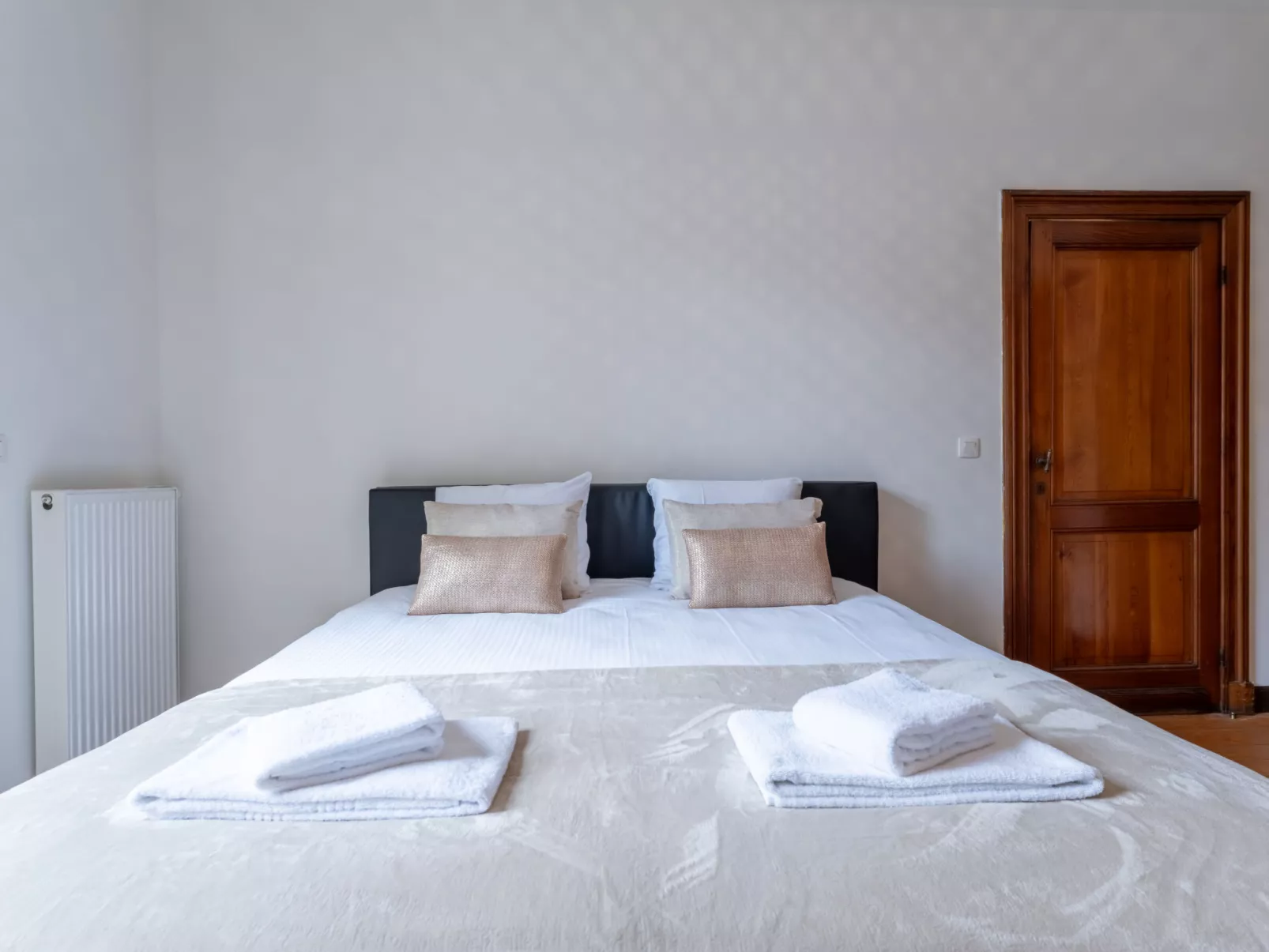 Notre Refuge - Your Belle Époque Escape-Binnen