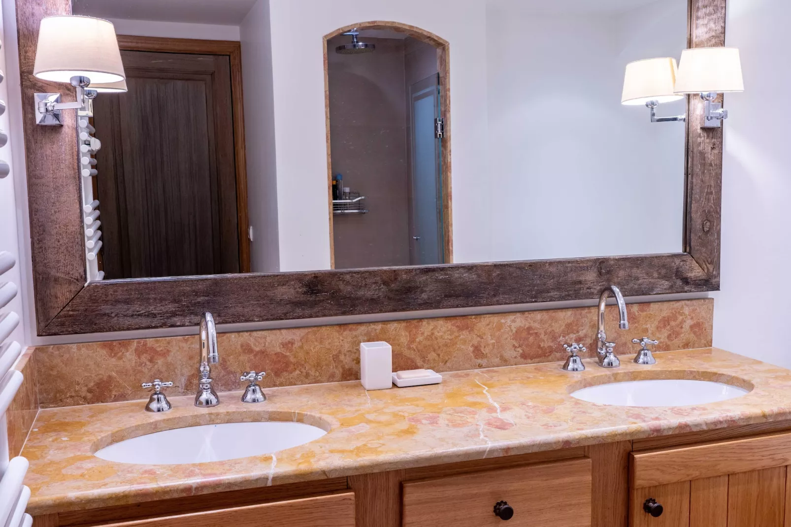 NL-48-CRISTAUX-Badkamer