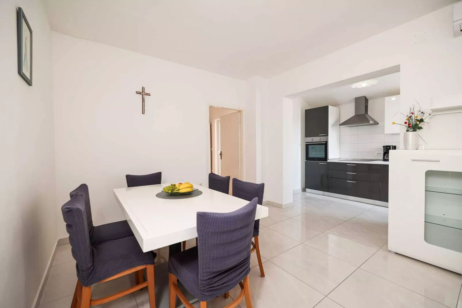 Holiday home Nekic-Eetkamer