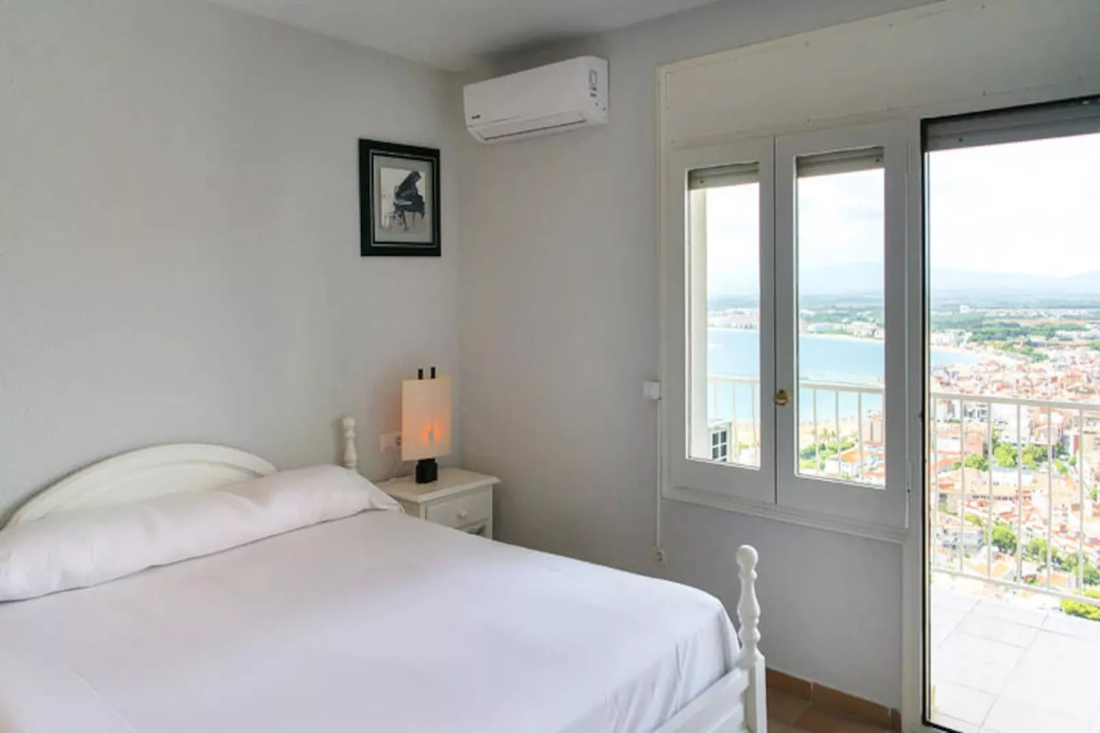 Maison à Roses-Niet-getagd