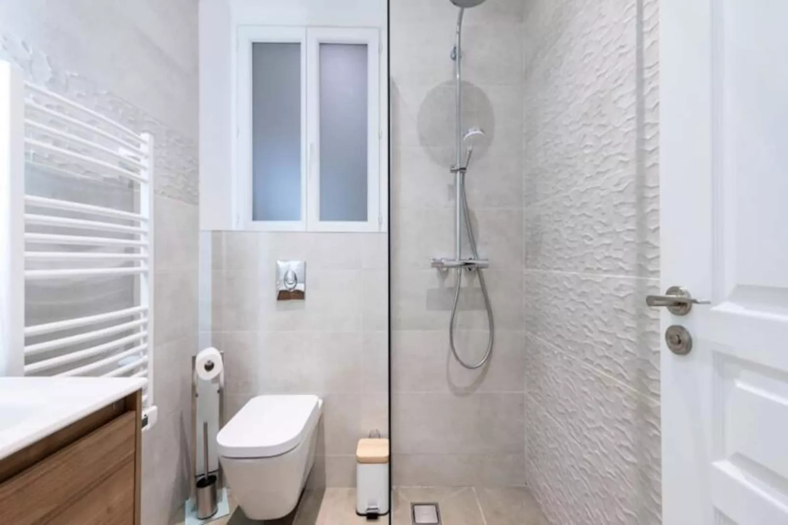 Résidence 3p Avec Balcons, 3min Du Palais Des Congr&egrave;s-Niet-getagd