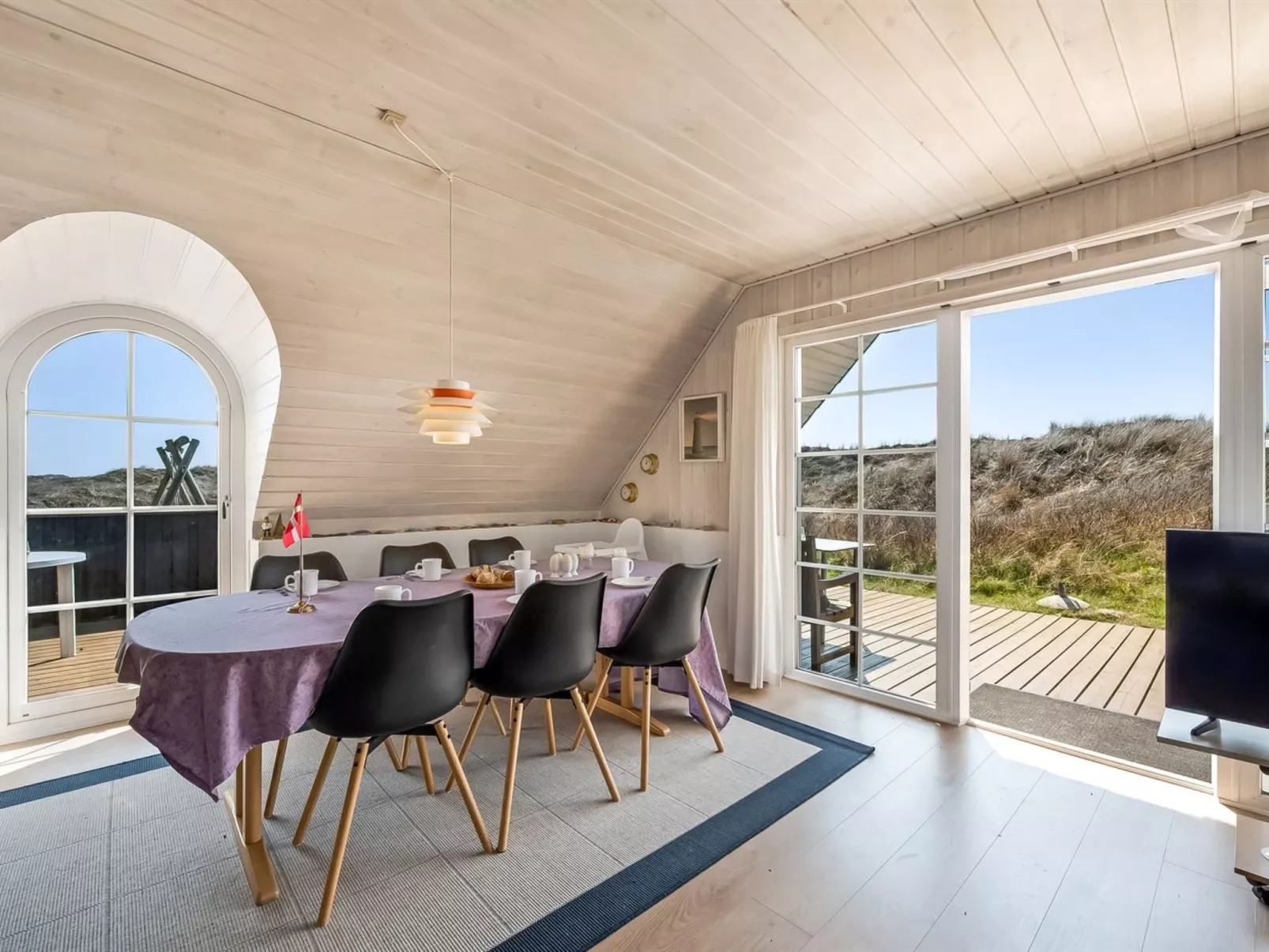 "Slava" - 250m from the sea-Binnen