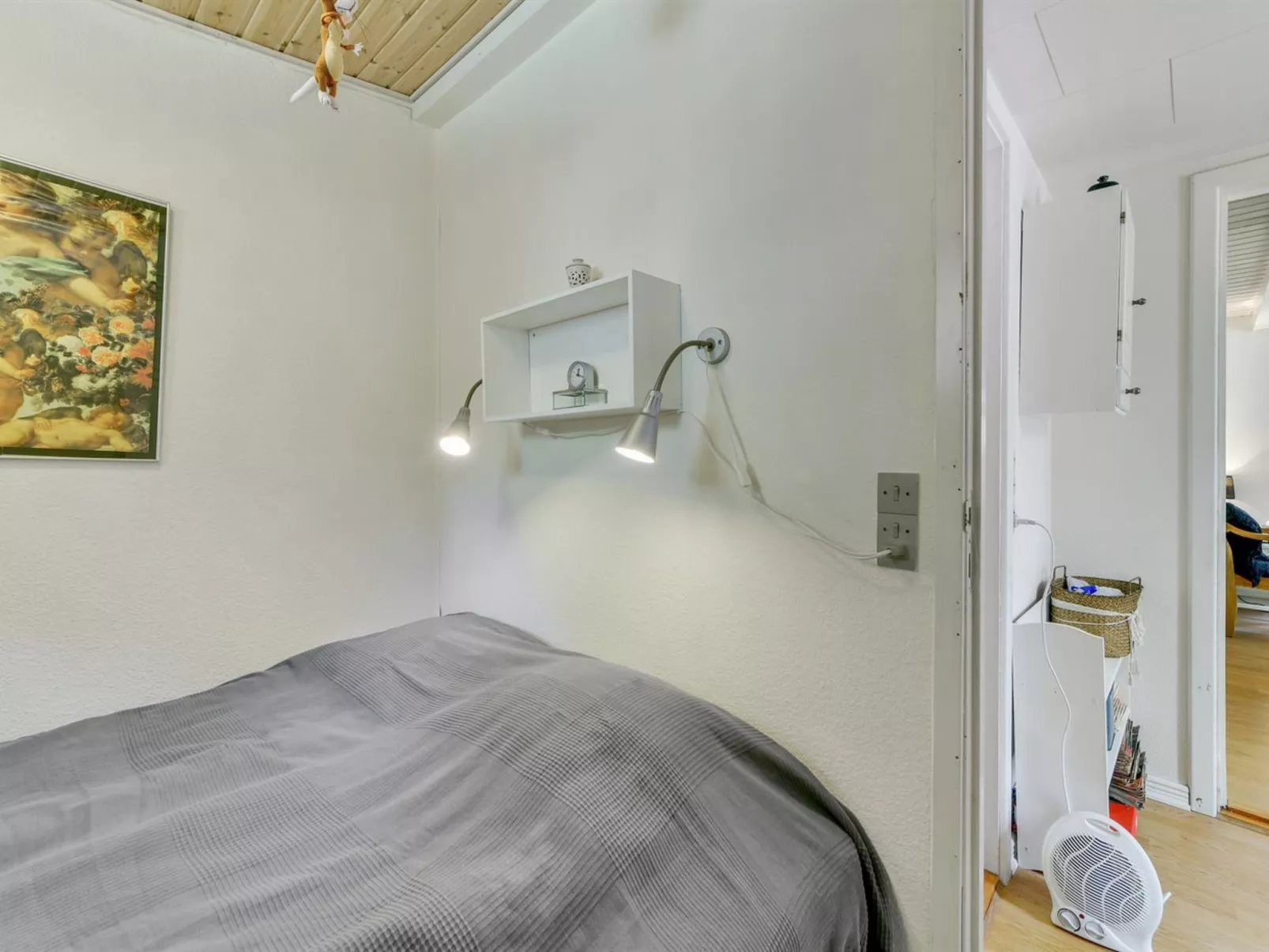 "Deik" - 2km to the fjord-Binnen