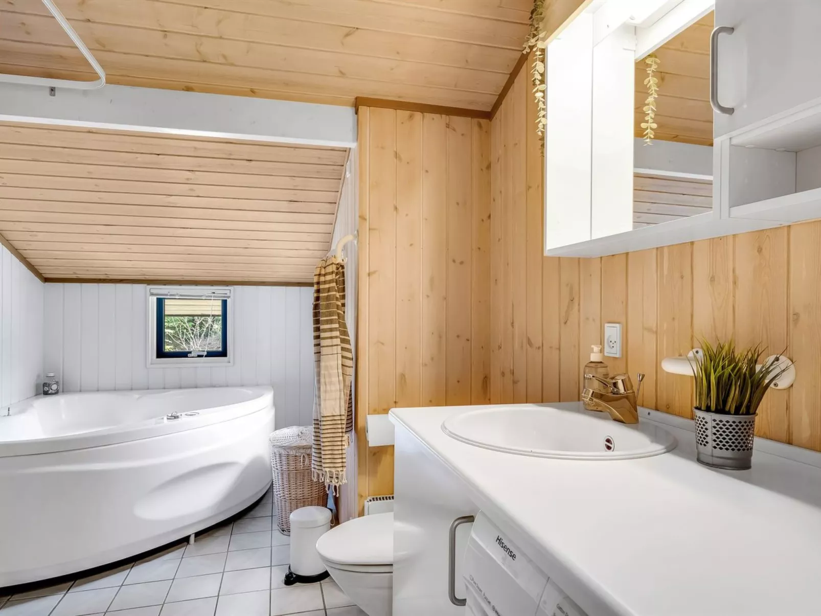 "Hakan" - 4km from the sea-Binnen