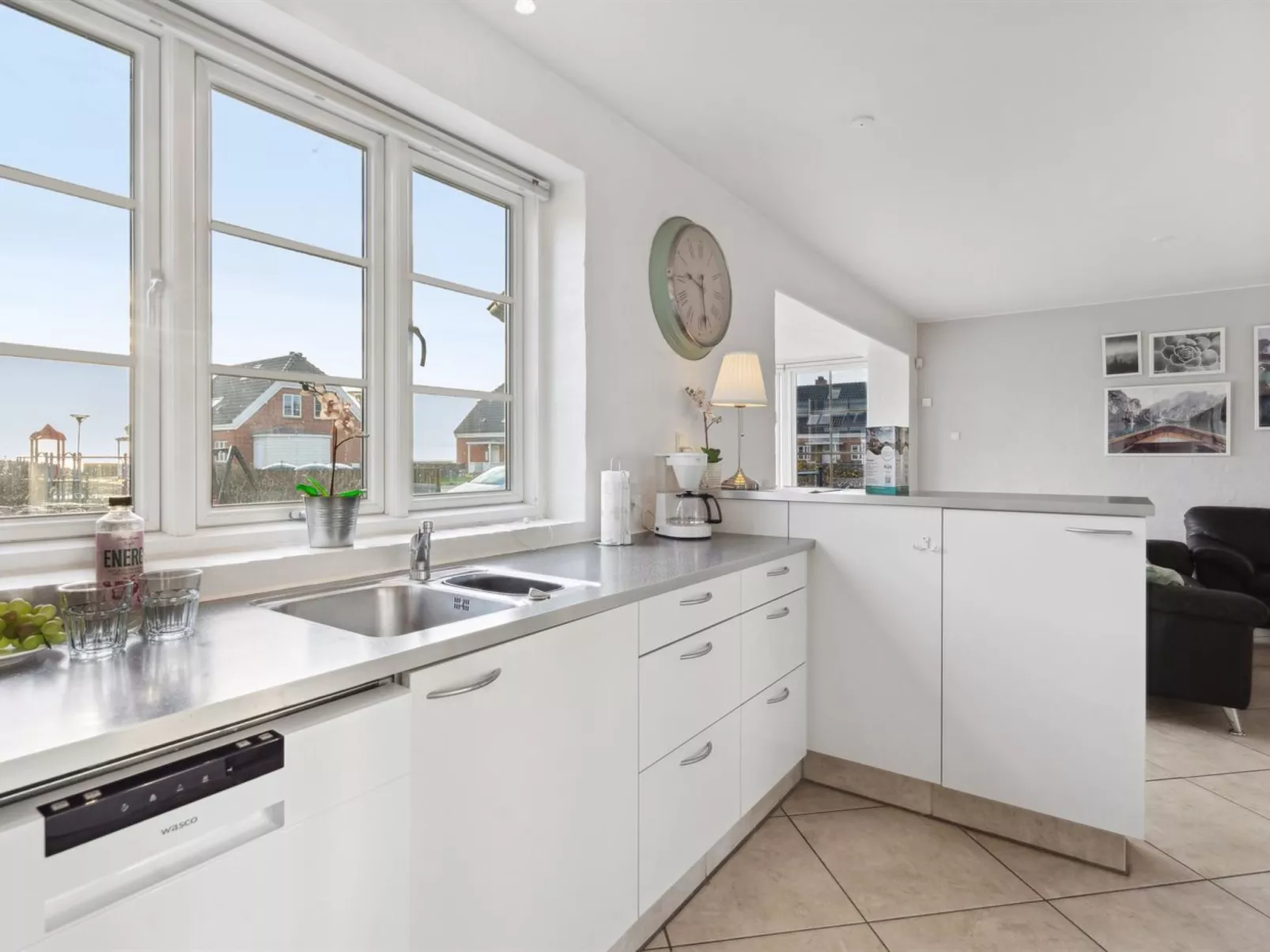 "Joonas" - 100m from the sea-Binnen