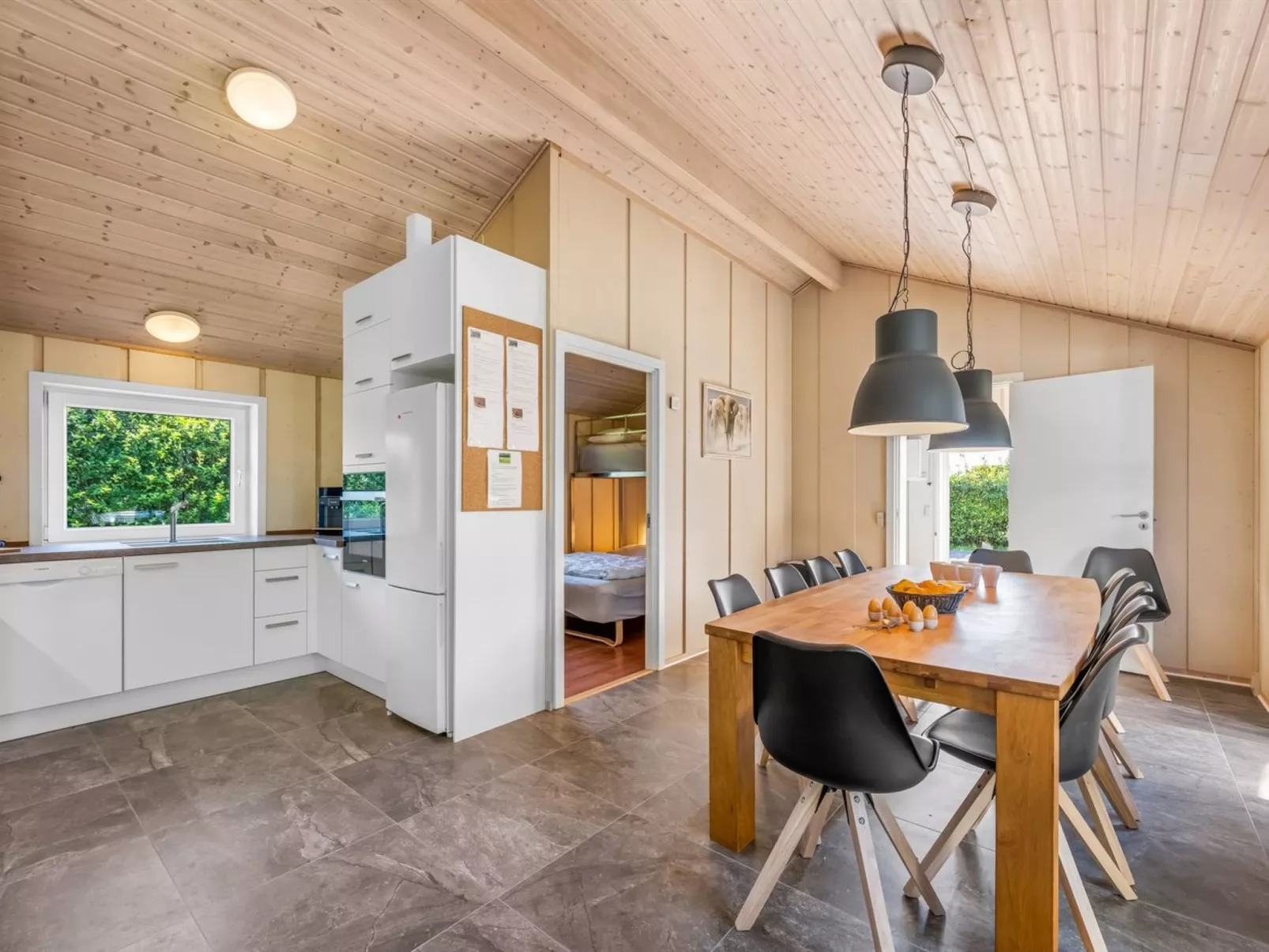 "Findus" - 1.2km to the fjord-Binnen