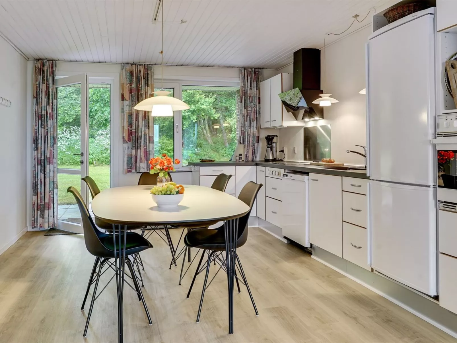 "Ephra" - 250m to the fjord-Binnen