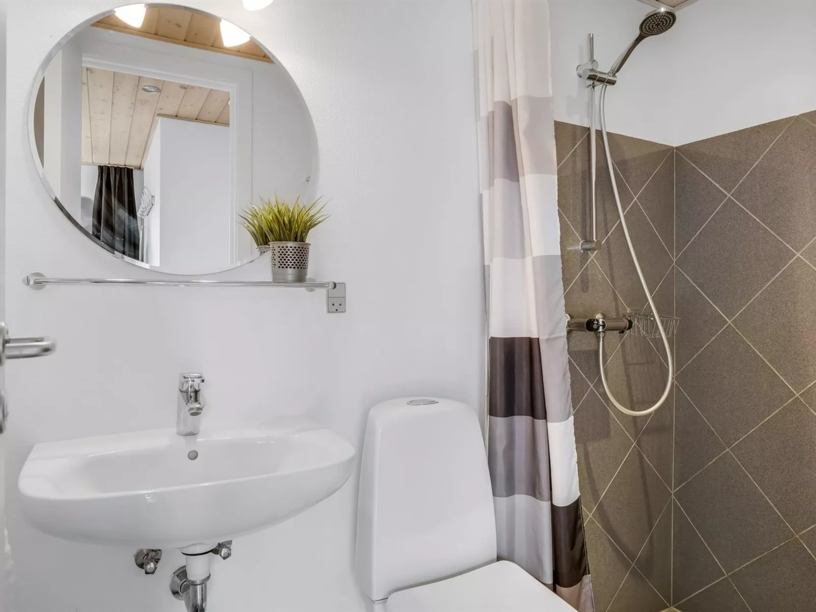 "Bengta" - 200m from the sea-Binnen