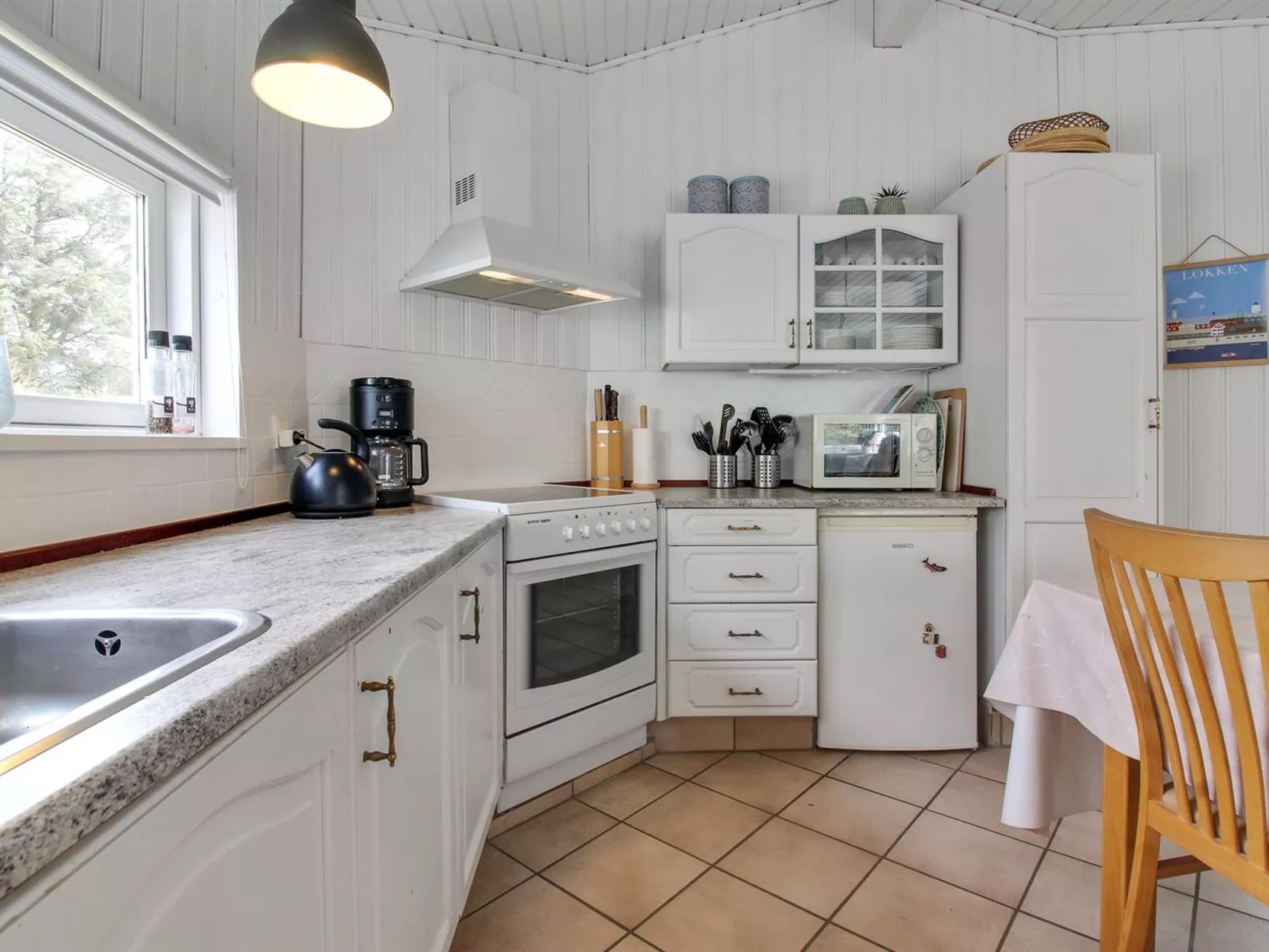 "Henryette" - 200m from the sea-Binnen