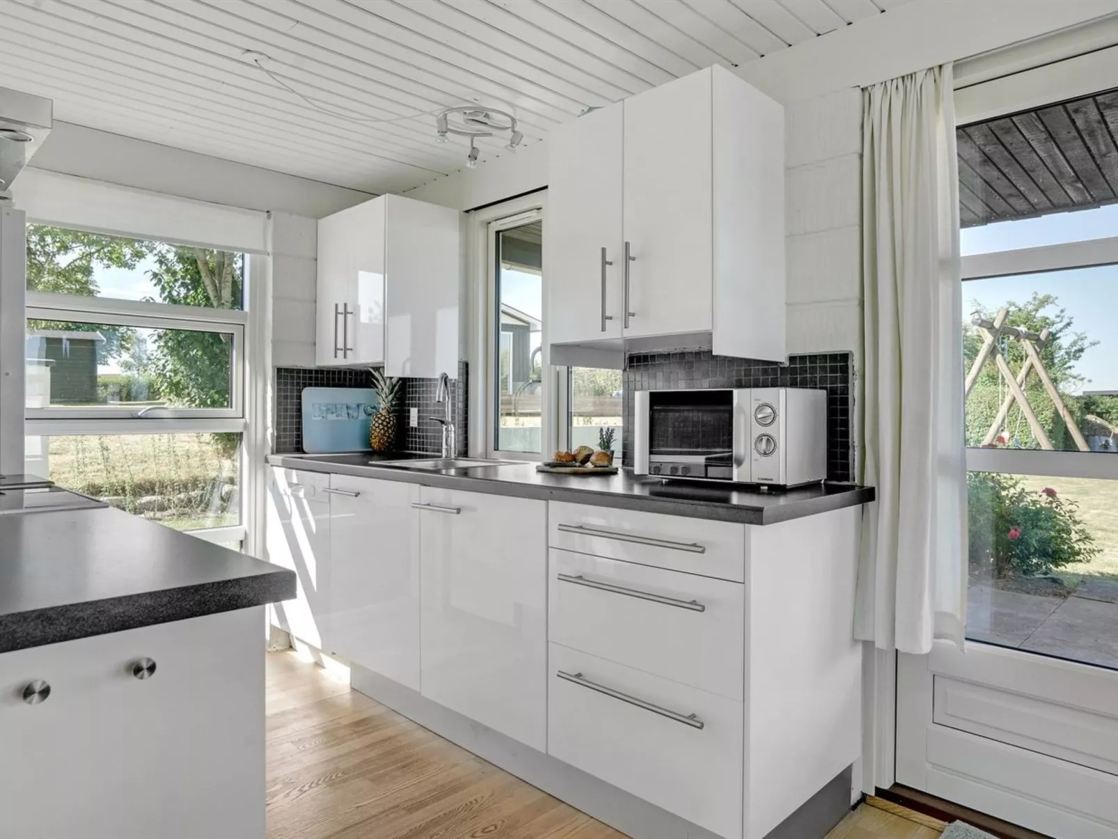 "Evald" - 200m from the sea-Binnen