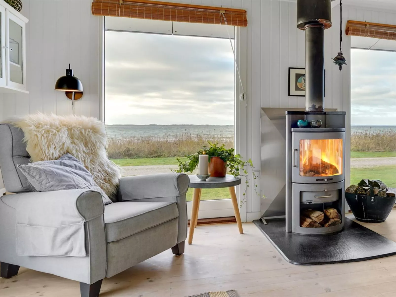 "Akseline" - 20m from the sea-Binnen