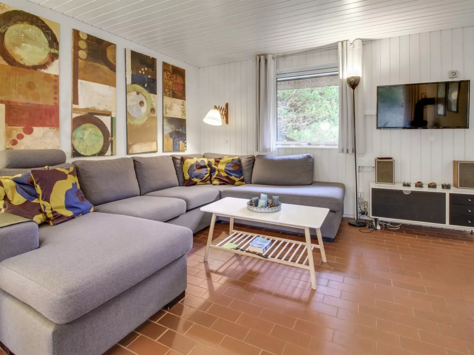 "Emilla" - 3.8km from the sea-Binnen