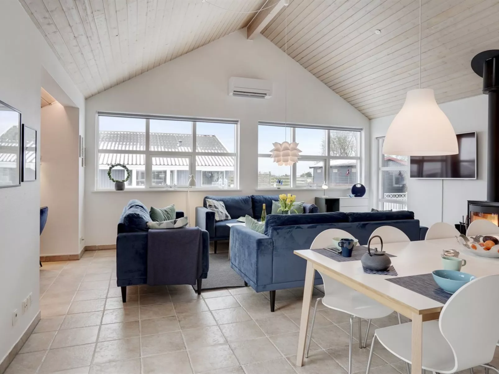 "Thorwith" - 150m from the sea-Binnen