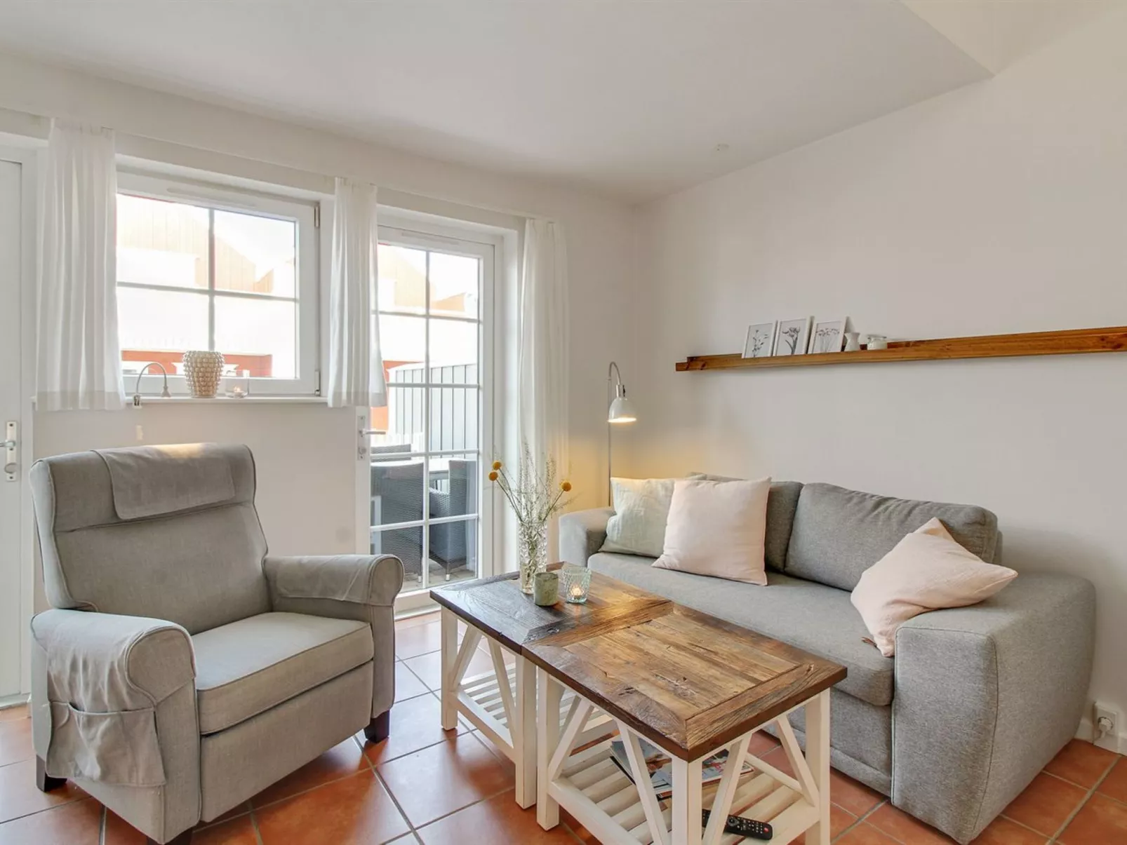 "Vinny" - 1.2km from the sea-Binnen