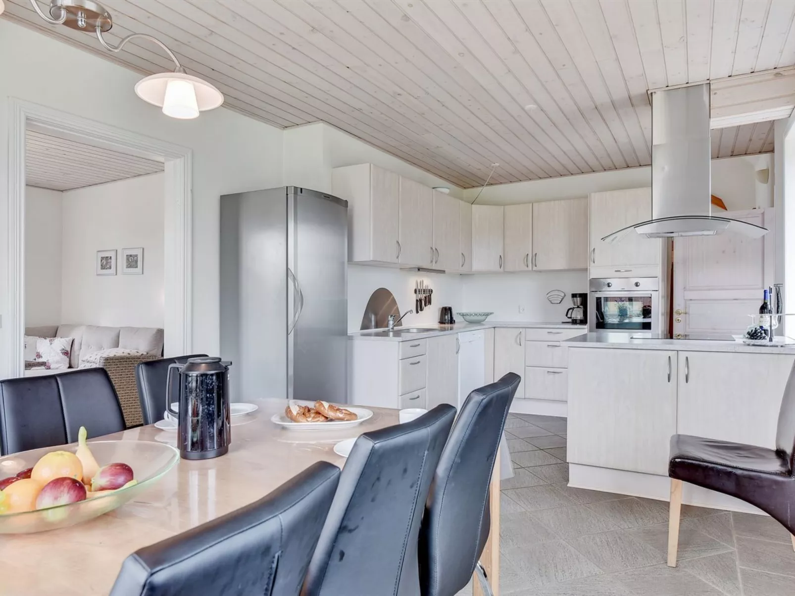 "Matthias" - 400m to the fjord-Binnen