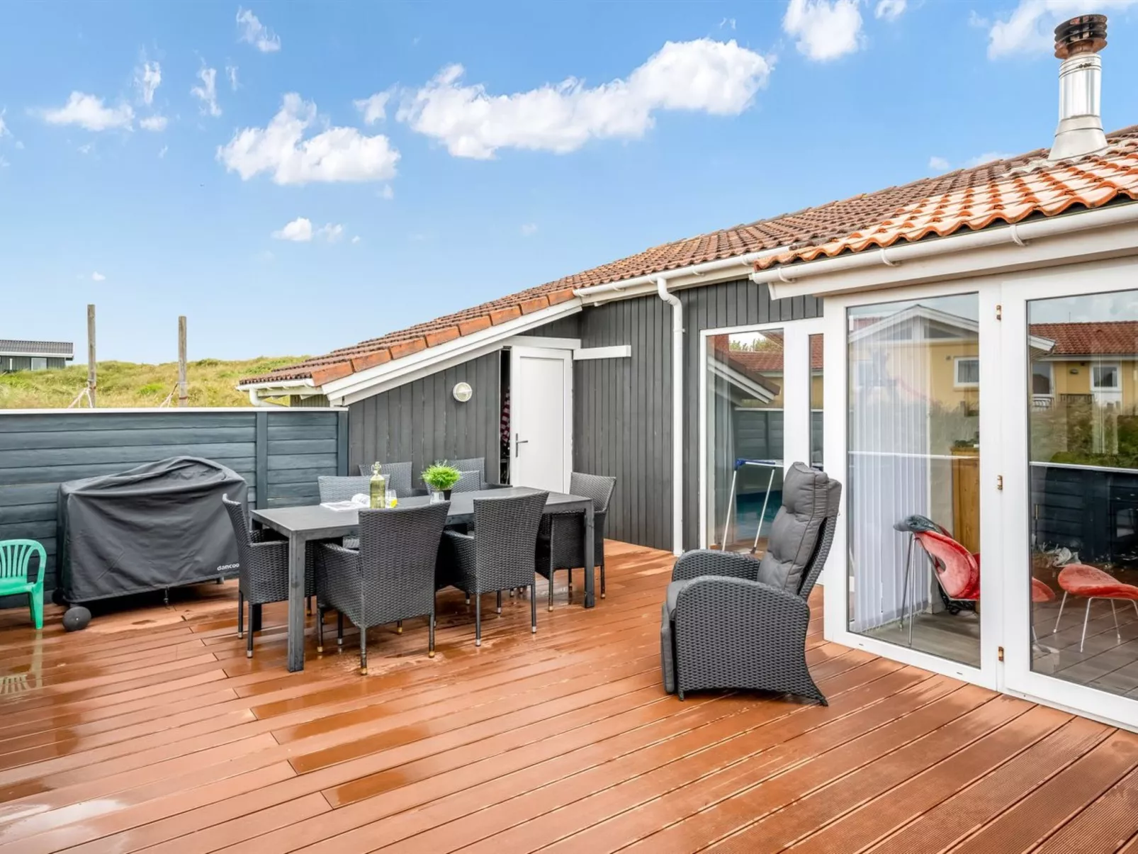 "Petkana" - 700m from the sea-Buiten