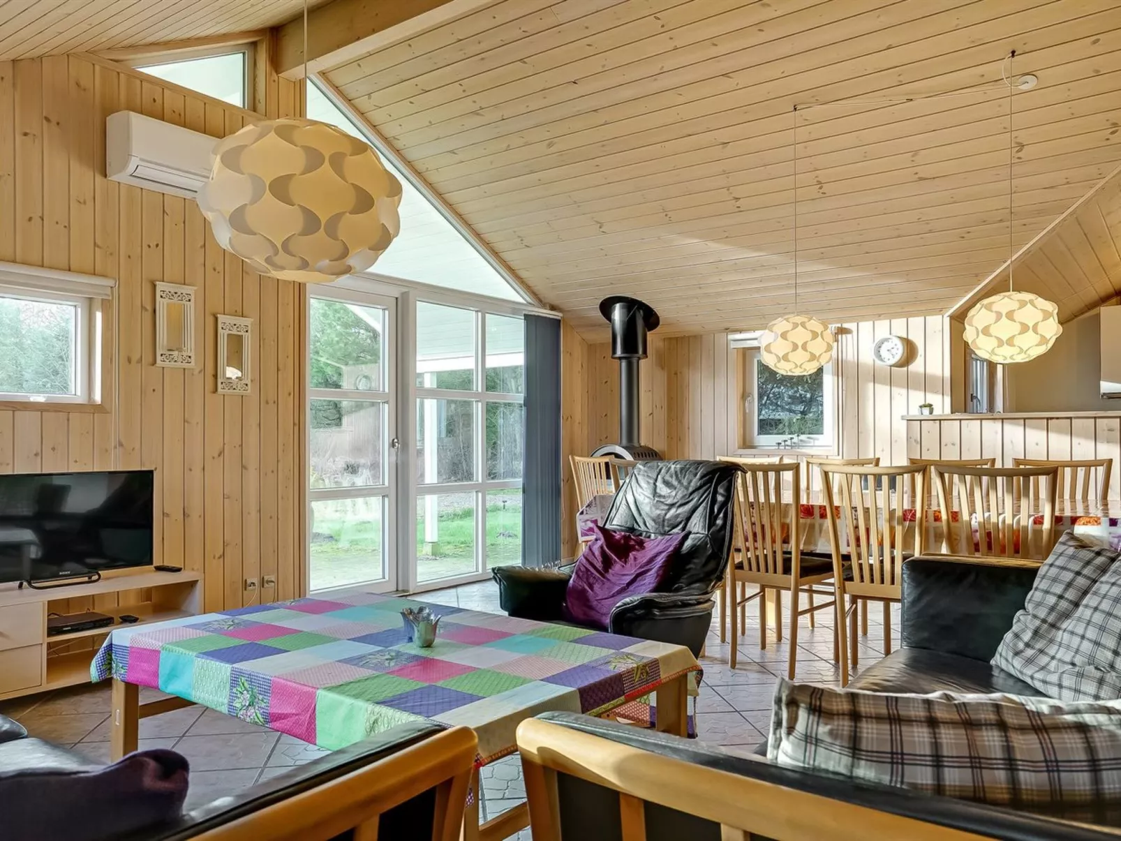 "Tyki" - 12km from the sea-Binnen