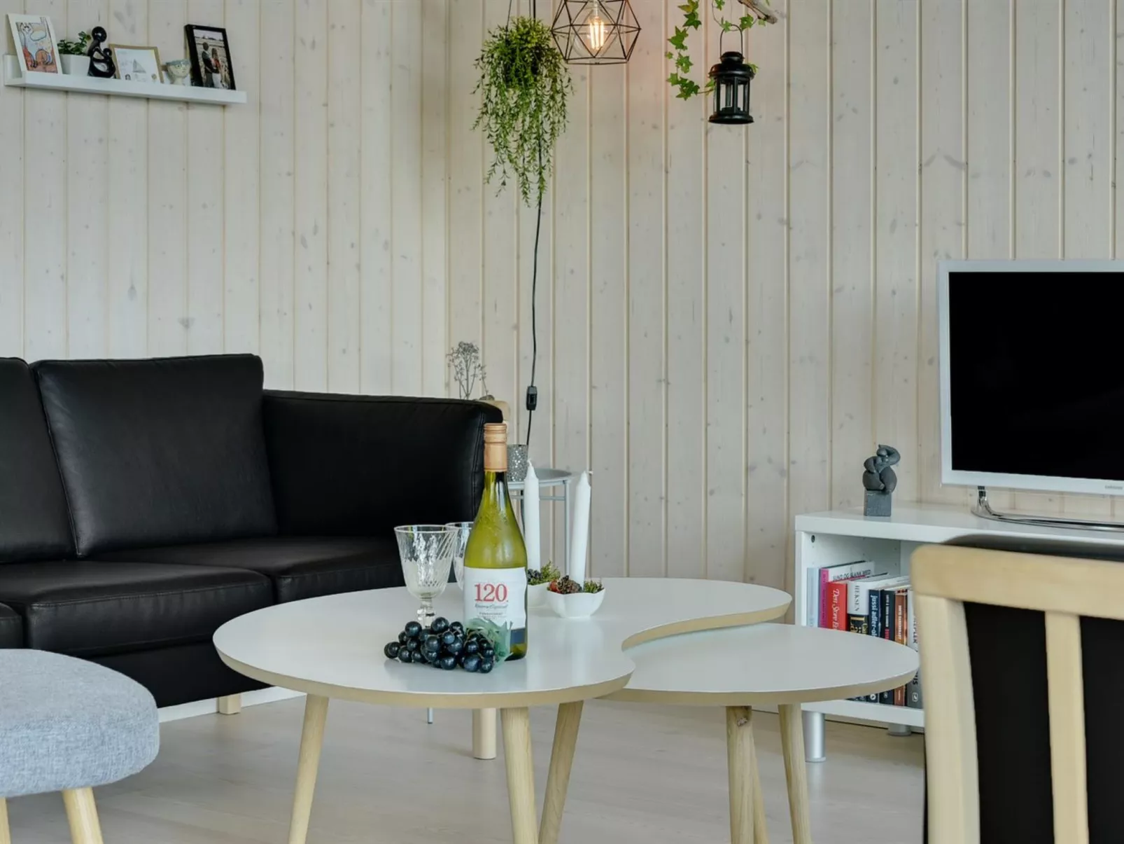 "Sighfrith" - 150m from the sea-Binnen