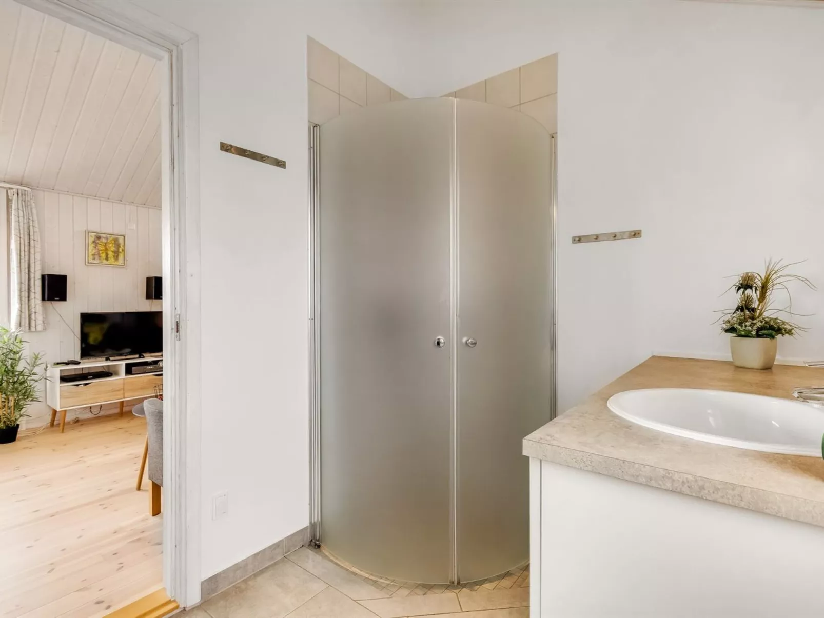 "Mara" -  from the sea-Binnen