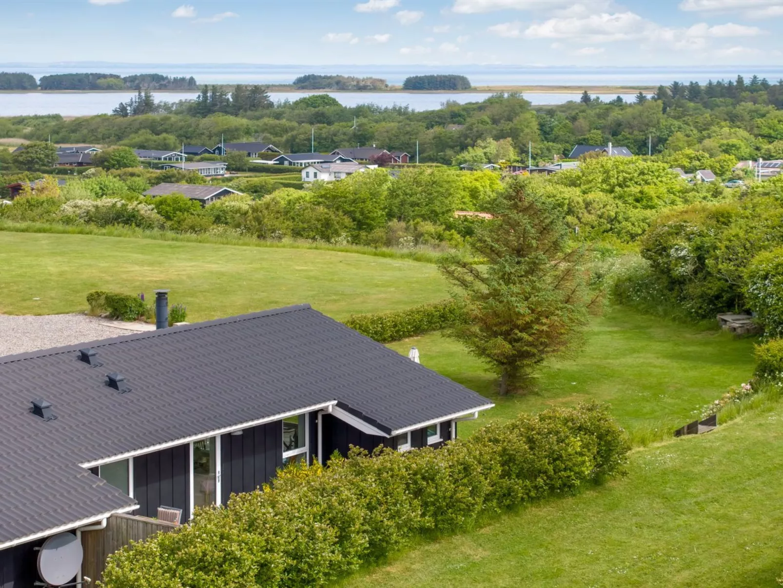 "Tanna" - 330m to the fjord-Buiten