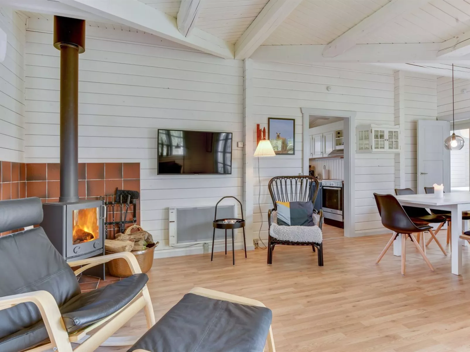 "Semund" - 2km from the sea-Binnen