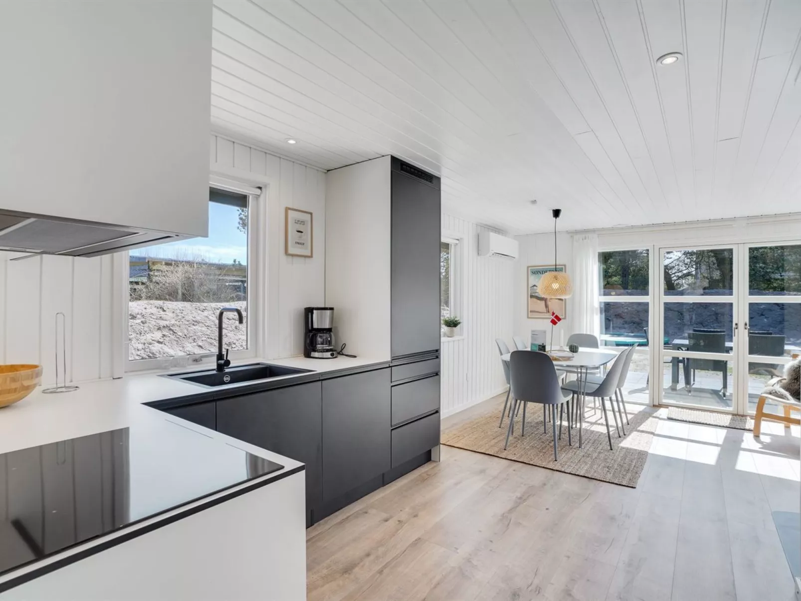 "Gillis" - 900m from the sea-Binnen