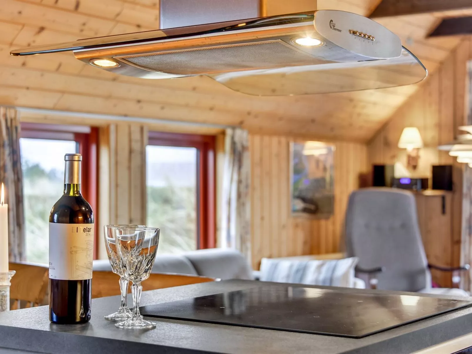 "Rayne" -  from the sea-Binnen