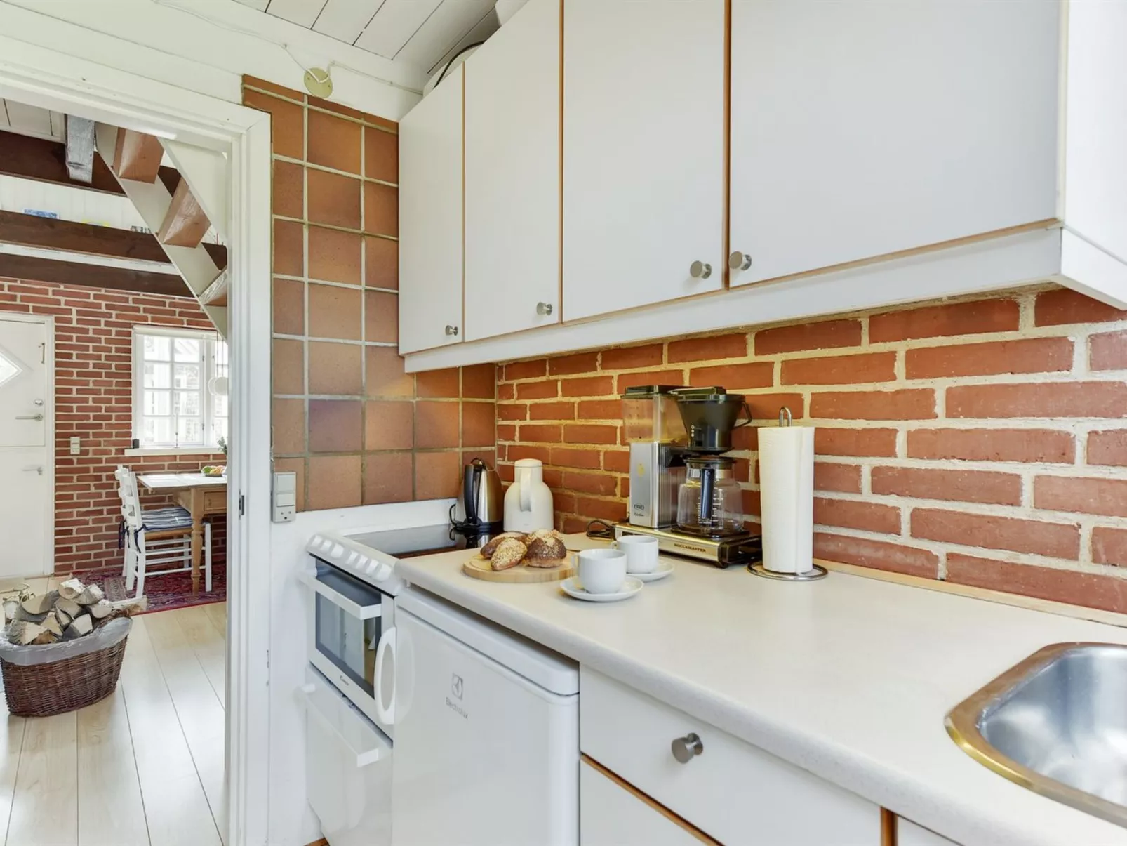 "Dordi" - 300m from the sea-Binnen