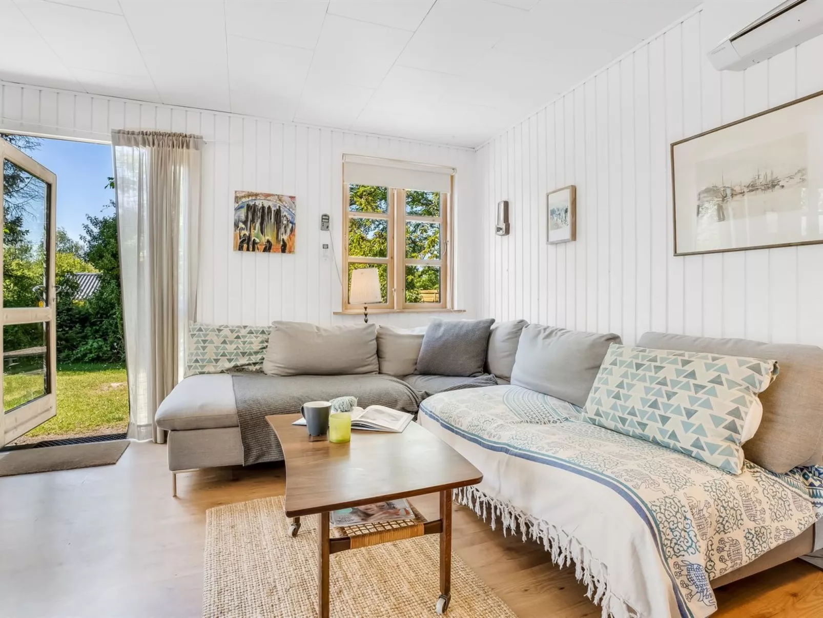 "Carly" - 100m from the sea-Binnen