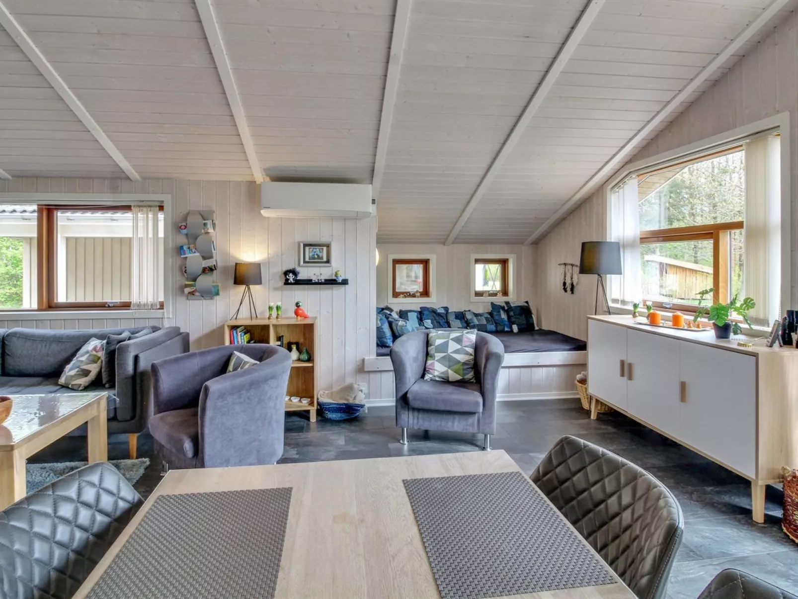 "Arvi" - 30km from the sea-Binnen