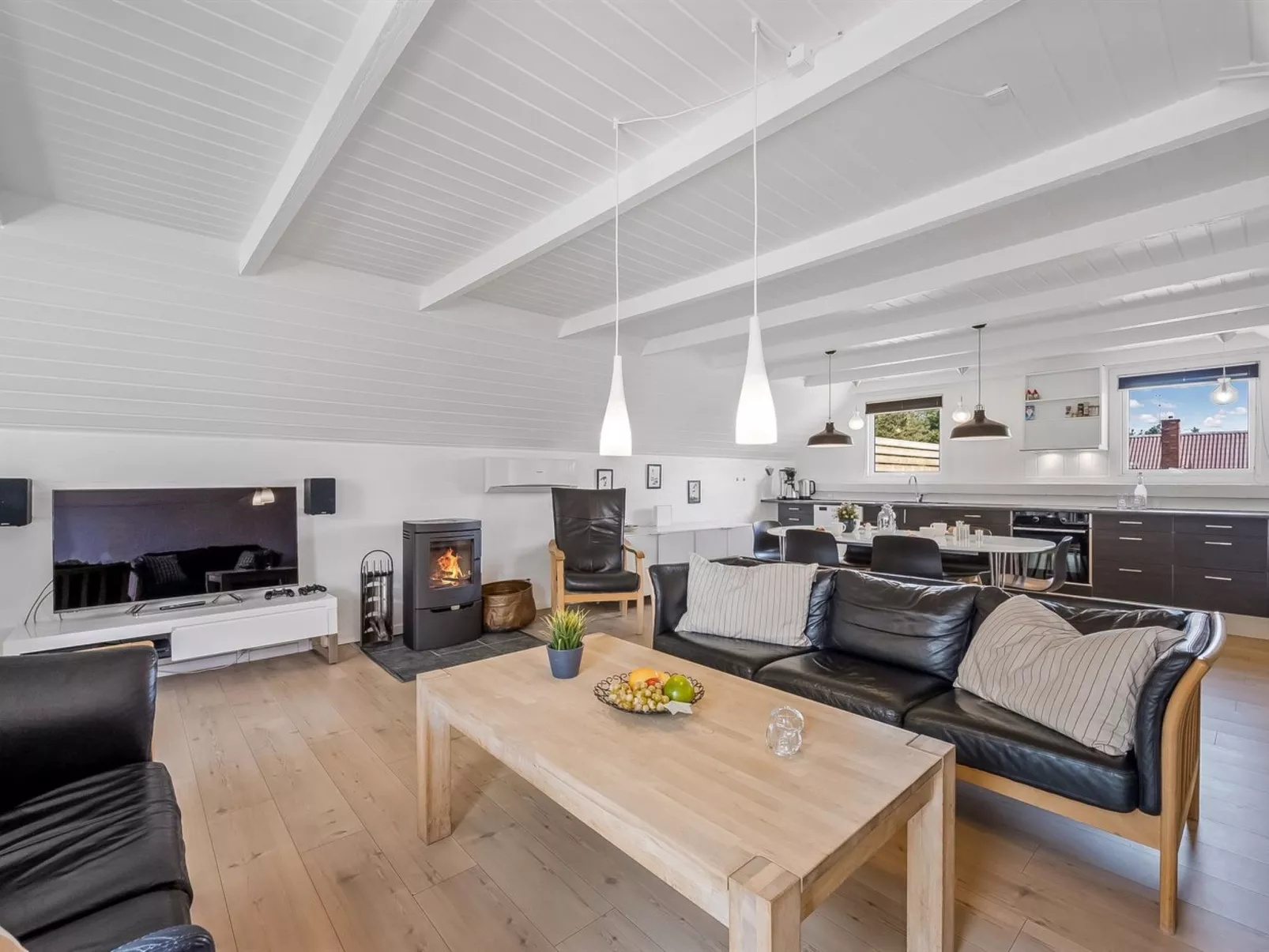 "Lidija" - 850m from the sea-Binnen