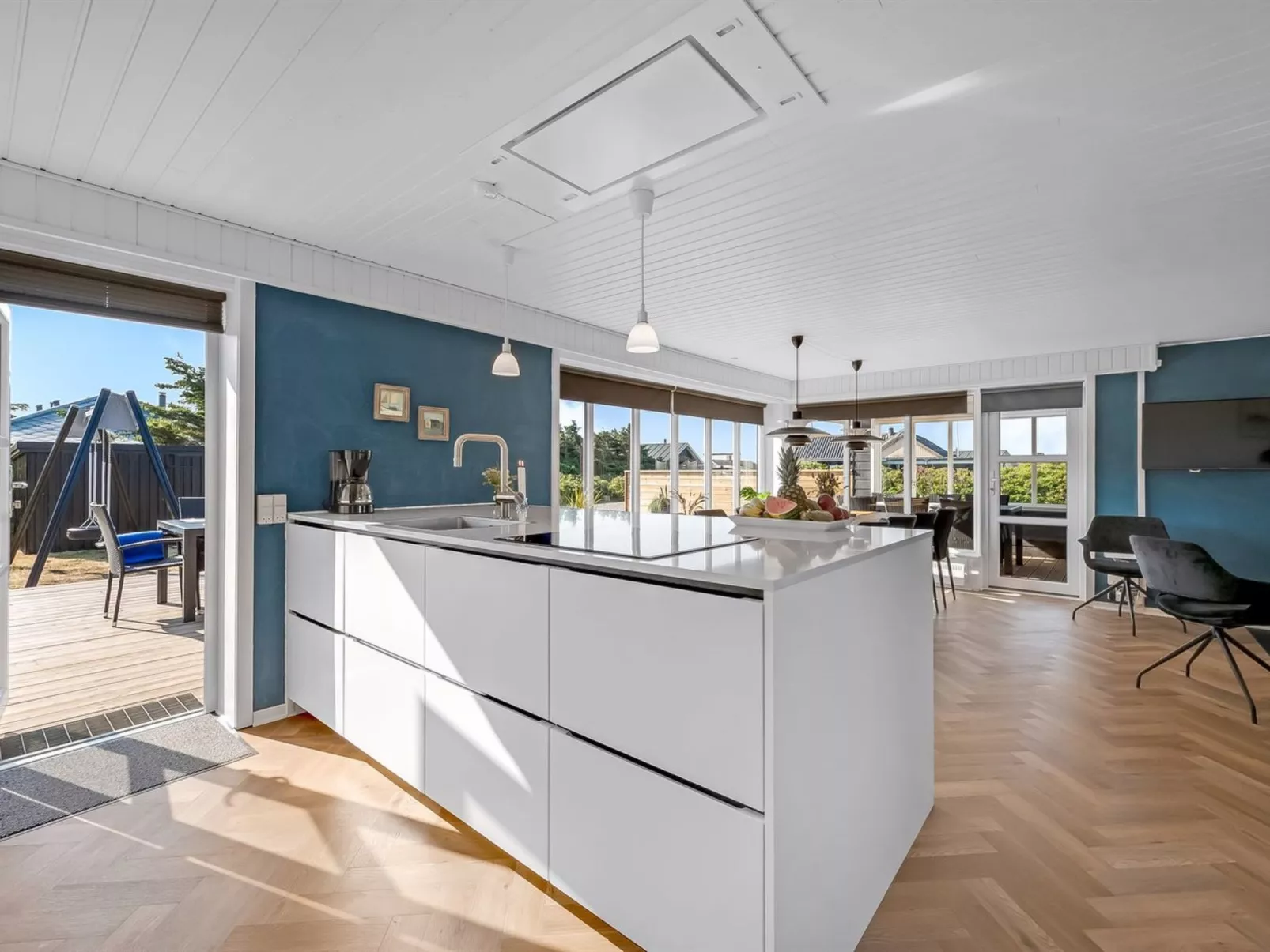 "Hillevi" - 200m from the sea-Binnen