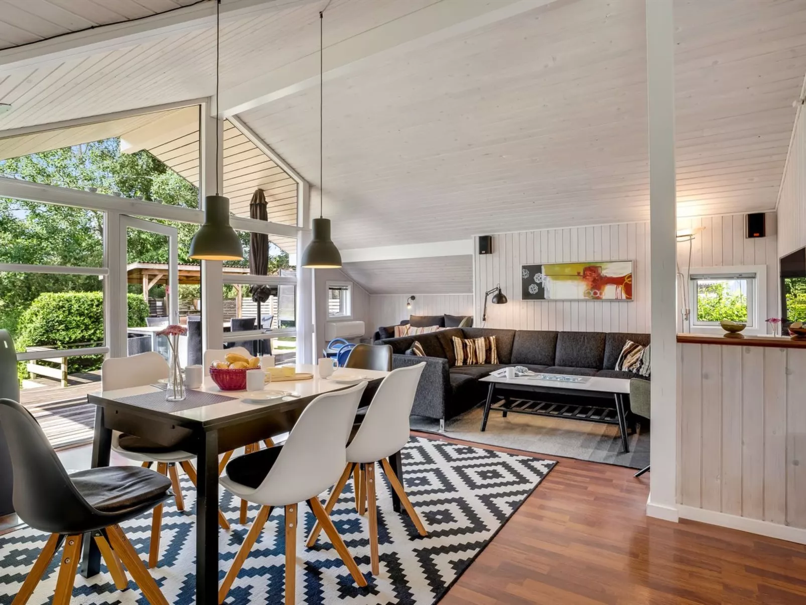 "Truls" - 800m from the sea-Binnen