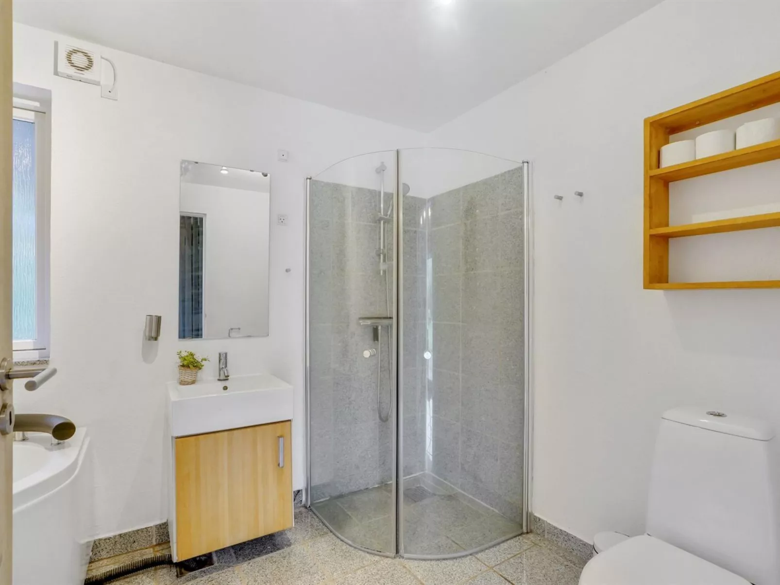 "Elis" - 90m to the fjord-Binnen